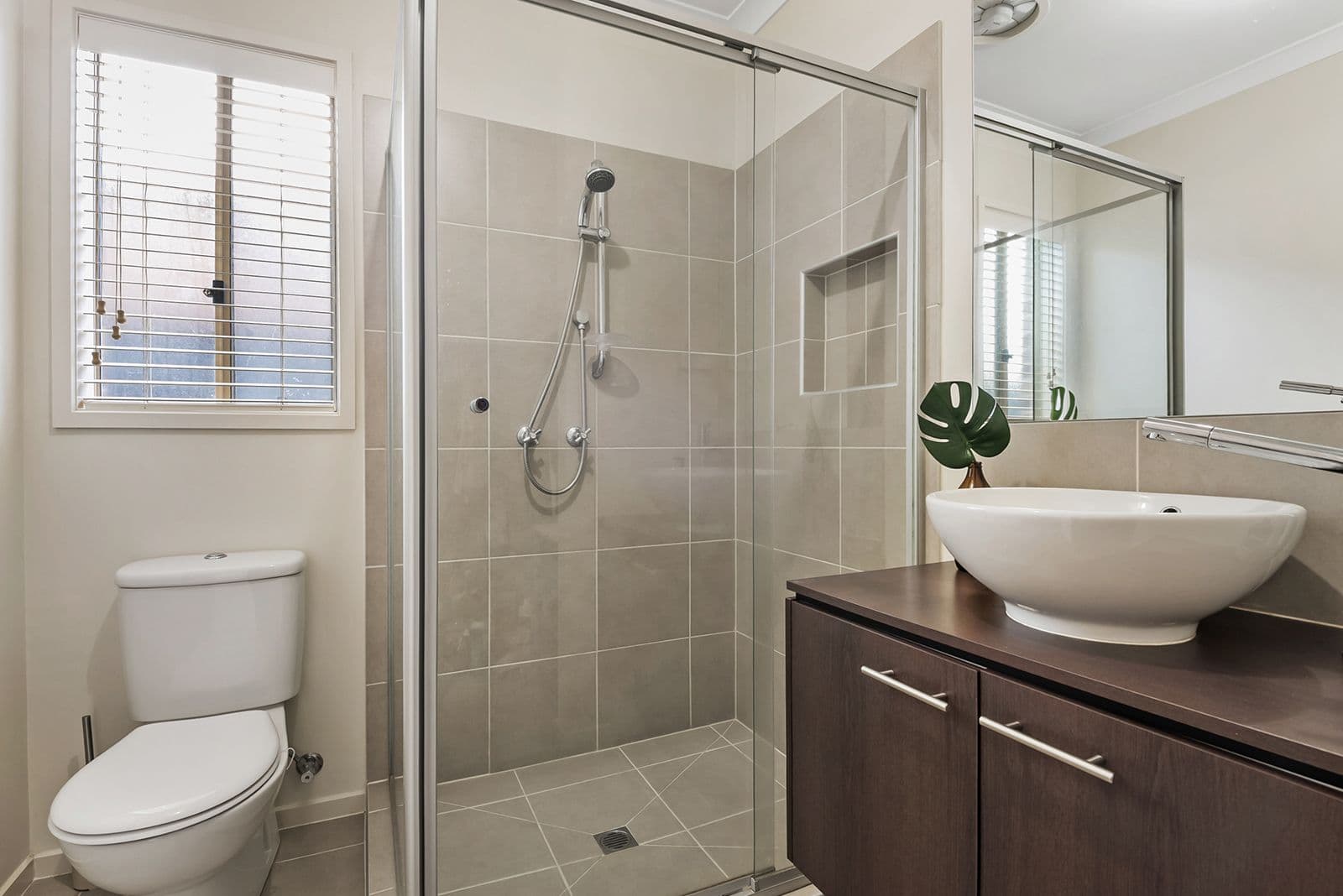 28 Grevillea Street, Craigieburn VIC 3064, Craigieburn - Thumbnail 3