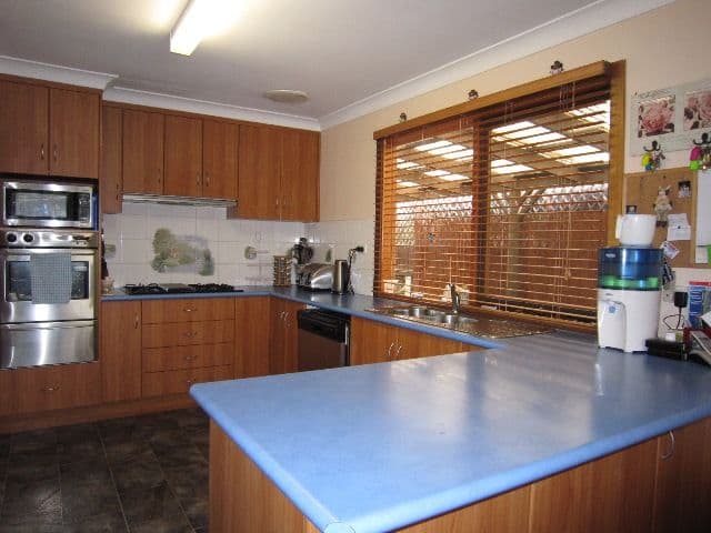 29  Crossen Street, ECHUCA VIC 3564, Echuca - Thumbnail 2