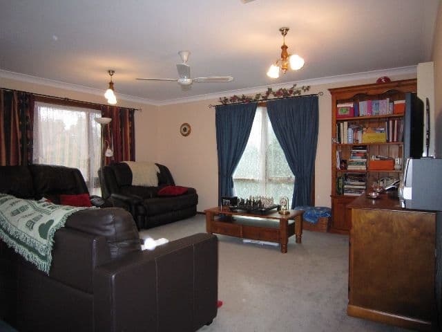 29  Crossen Street, ECHUCA VIC 3564, Echuca - Thumbnail 8