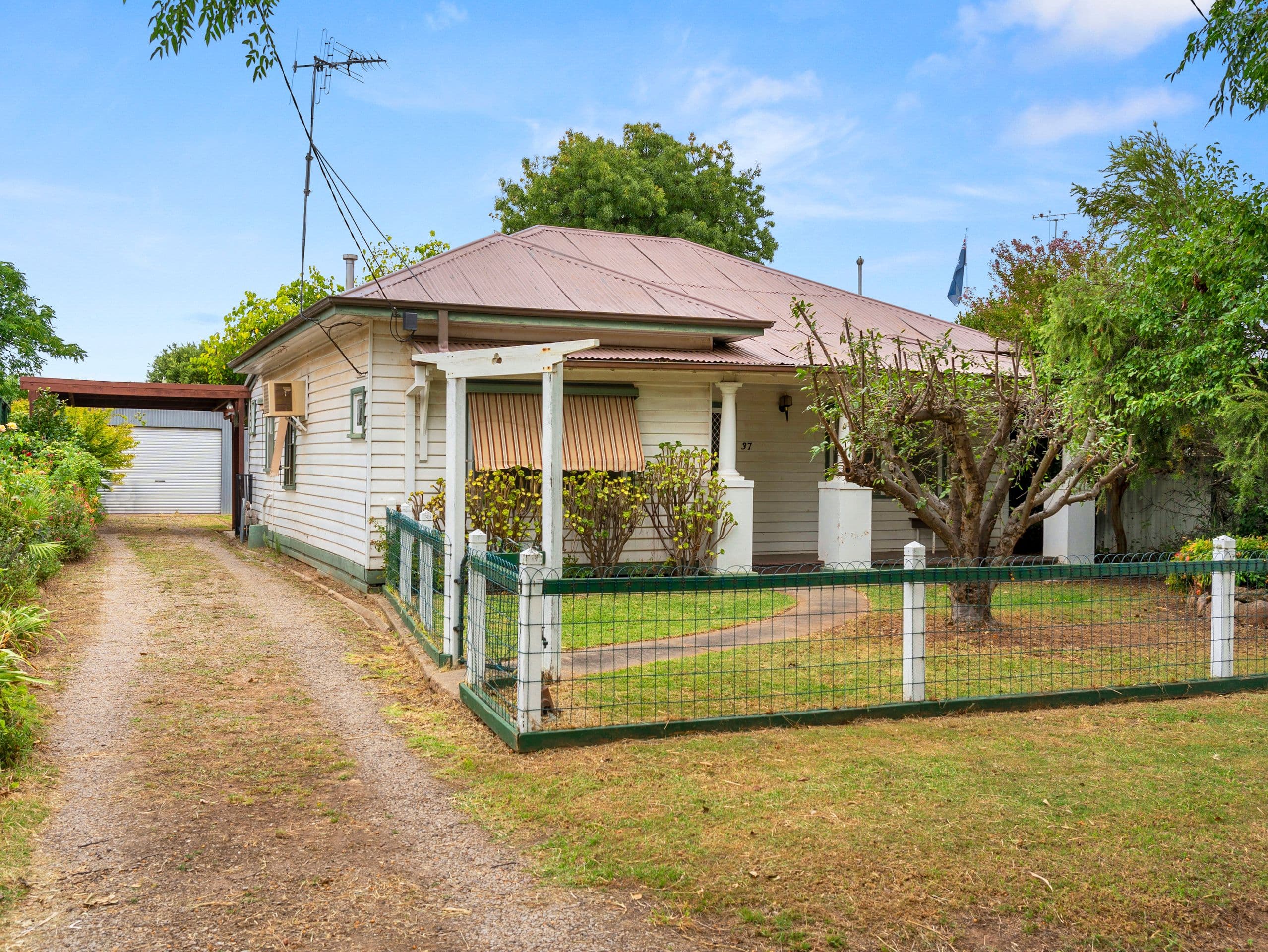 37 Deas Street, Benalla VIC 3672, Benalla - Image 1