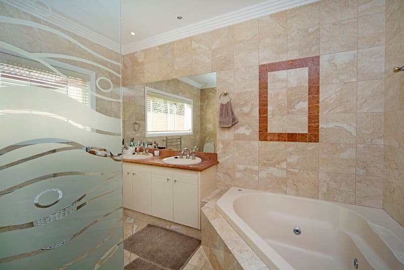 1097 Beechwood Drive, HOPE ISLAND QLD 4212, Hope Island - Thumbnail 6