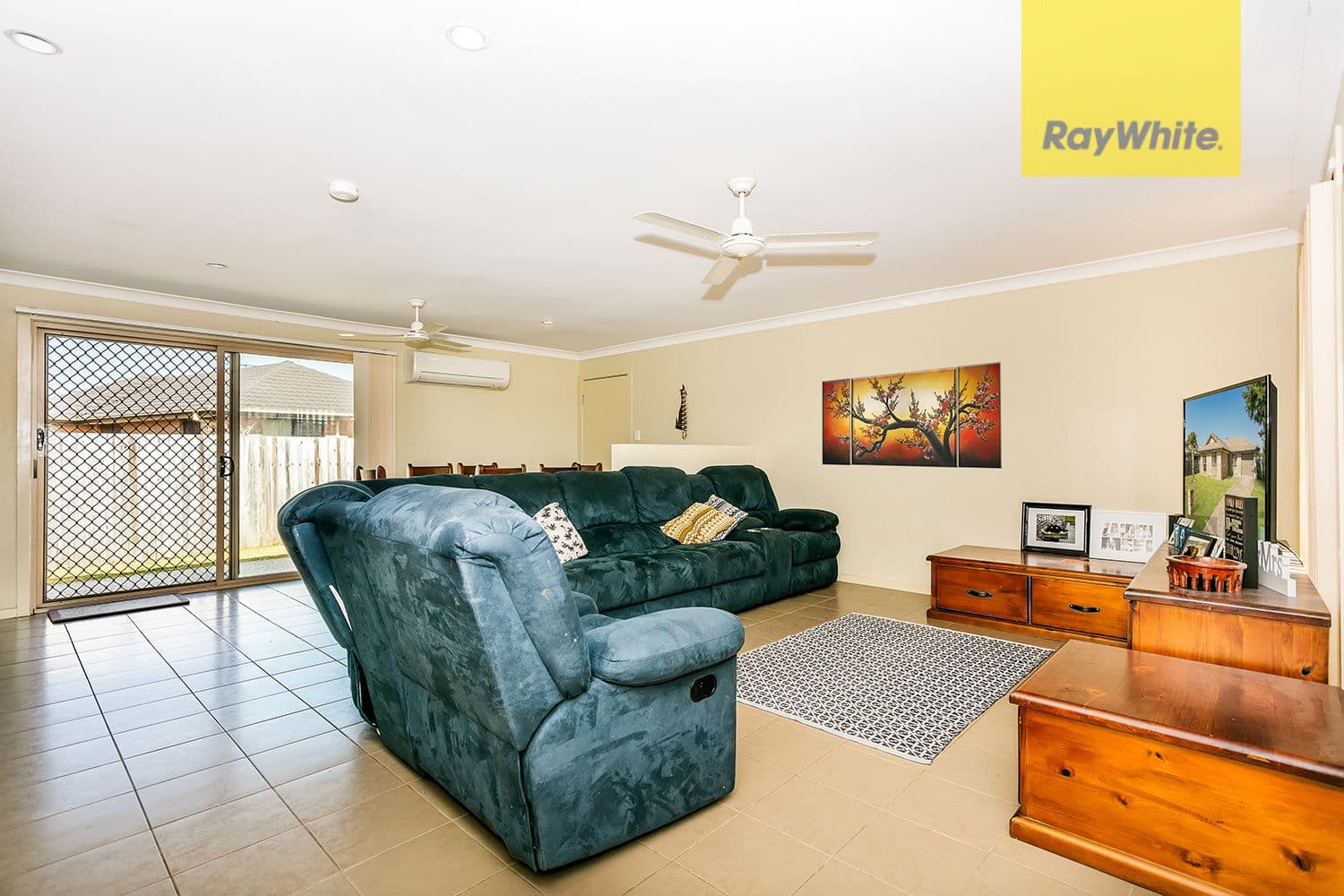 14 Lake Wivenhoe Court, Logan Reserve QLD 4133, Logan Reserve - Thumbnail 3