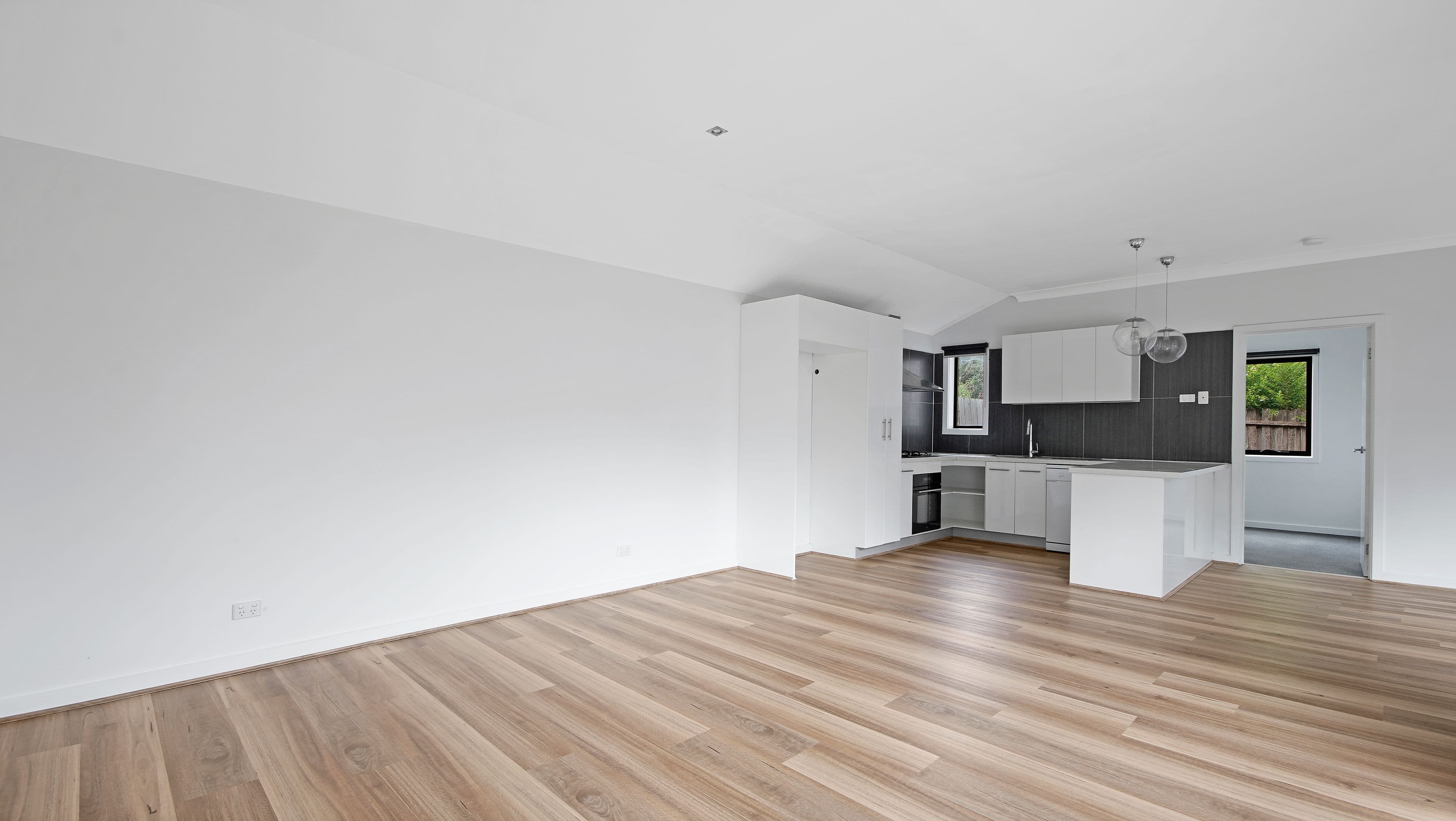 49 Winter Crescent, Reservoir VIC 3073, Reservoir - Thumbnail 4