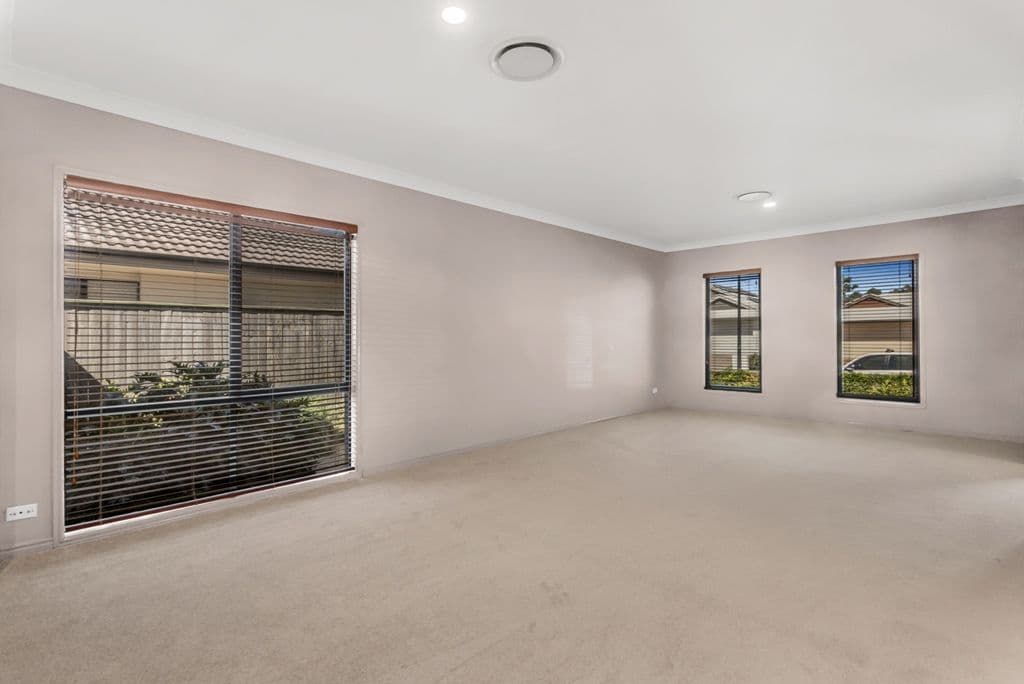 4 Oltrarno Place, Bridgeman Downs QLD 4035, Bridgeman Downs - Thumbnail 4