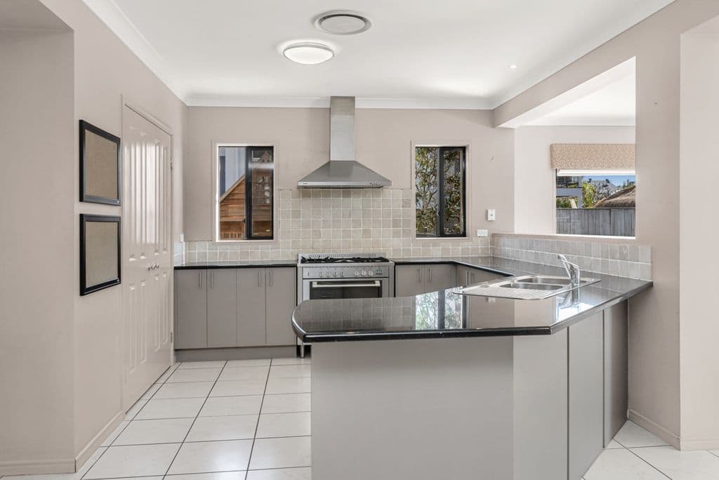 4 Oltrarno Place, Bridgeman Downs QLD 4035, Bridgeman Downs - Thumbnail 6