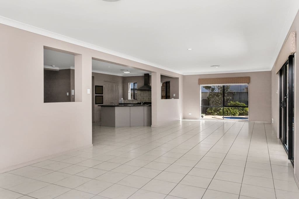 4 Oltrarno Place, Bridgeman Downs QLD 4035, Bridgeman Downs - Thumbnail 7