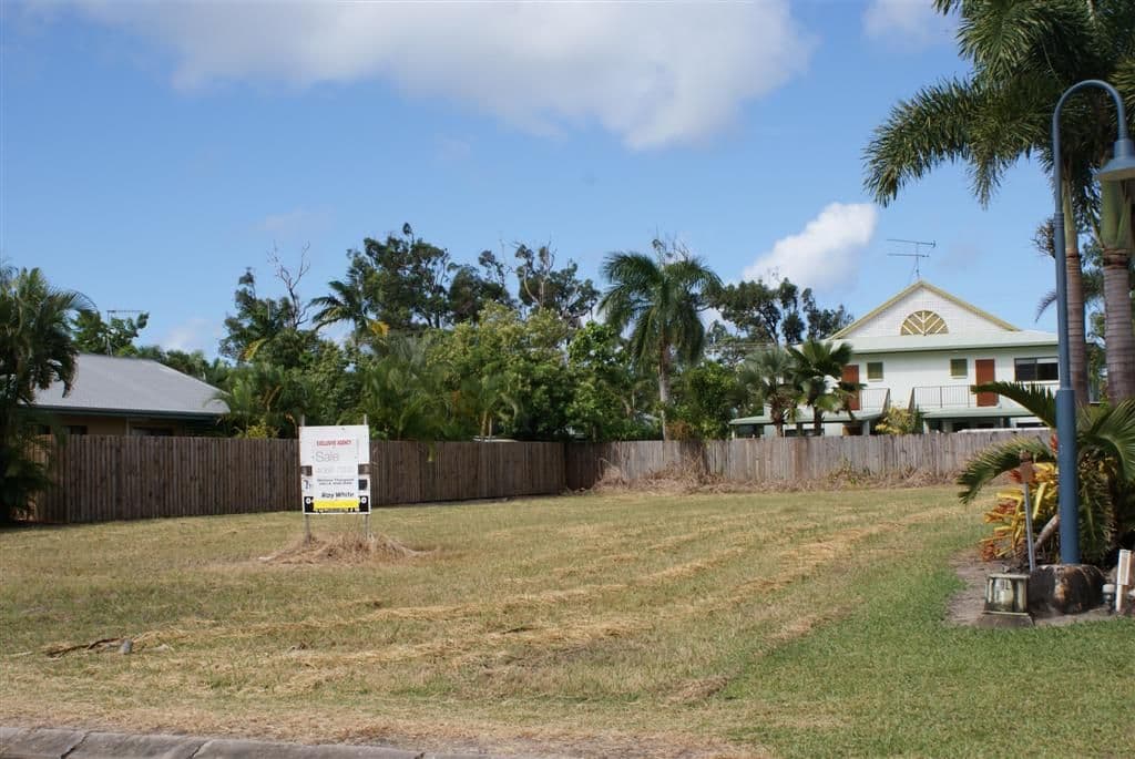 48 HOLLAND Street, WONGALING BEACH QLD 4852, Wongaling Beach - Thumbnail 2
