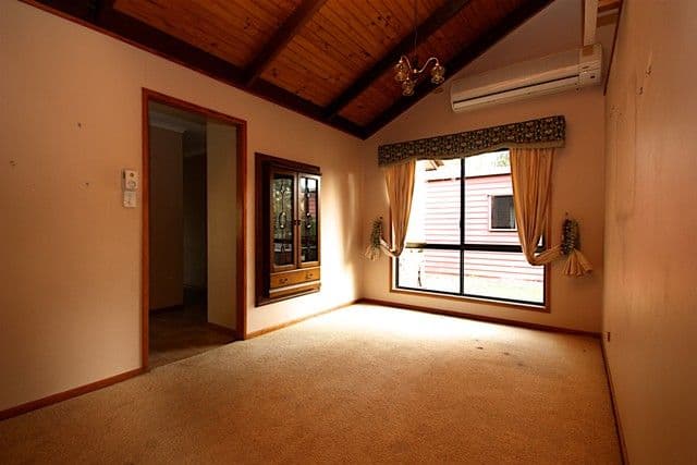 84 Leichhardt Crescent, BARELLAN POINT QLD 4306, Barellan Point - Thumbnail 6