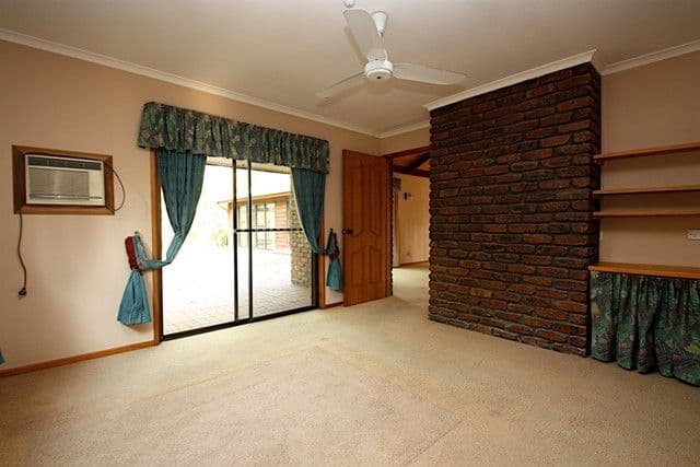 84 Leichhardt Crescent, BARELLAN POINT QLD 4306, Barellan Point - Thumbnail 8