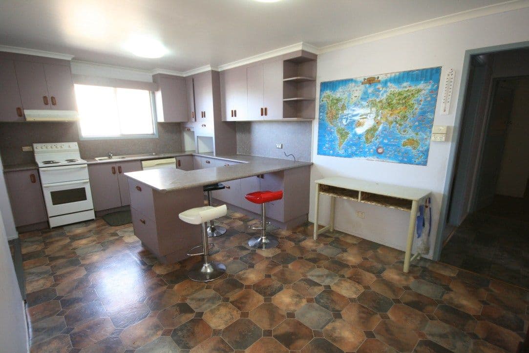 10 Langdon Street, Sarina QLD 4737, Sarina - Thumbnail 3