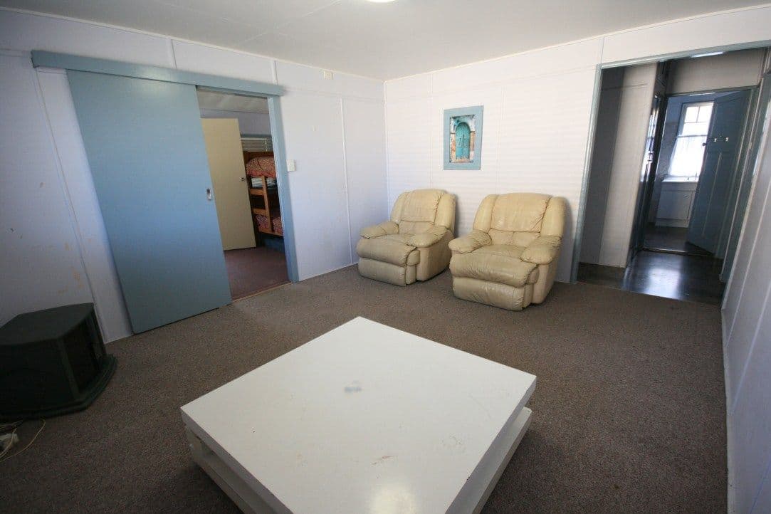10 Langdon Street, Sarina QLD 4737, Sarina - Thumbnail 4