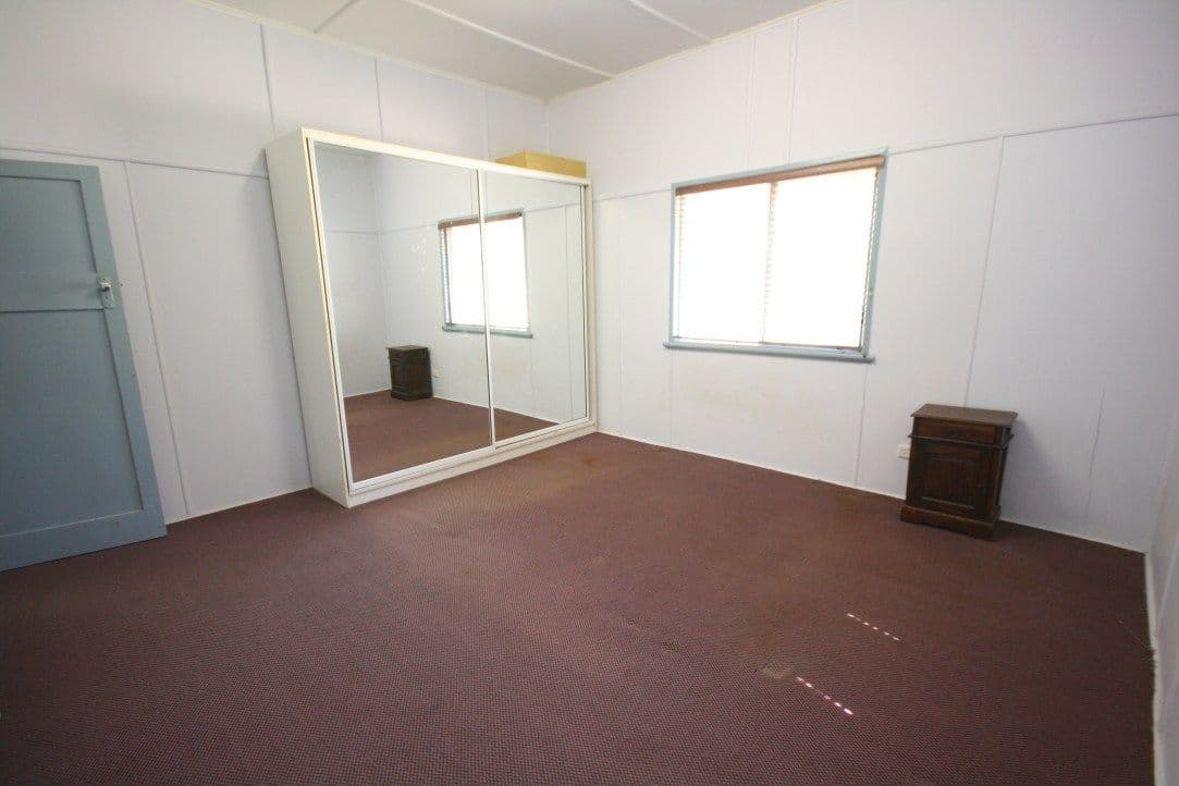 10 Langdon Street, Sarina QLD 4737, Sarina - Thumbnail 5