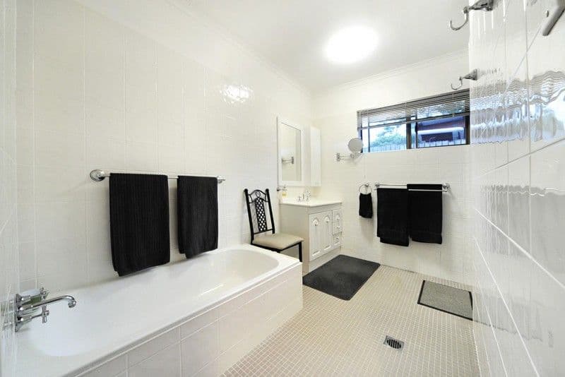 15 Maeva Street, JUBILEE POCKET QLD 4802, Jubilee Pocket - Thumbnail 4