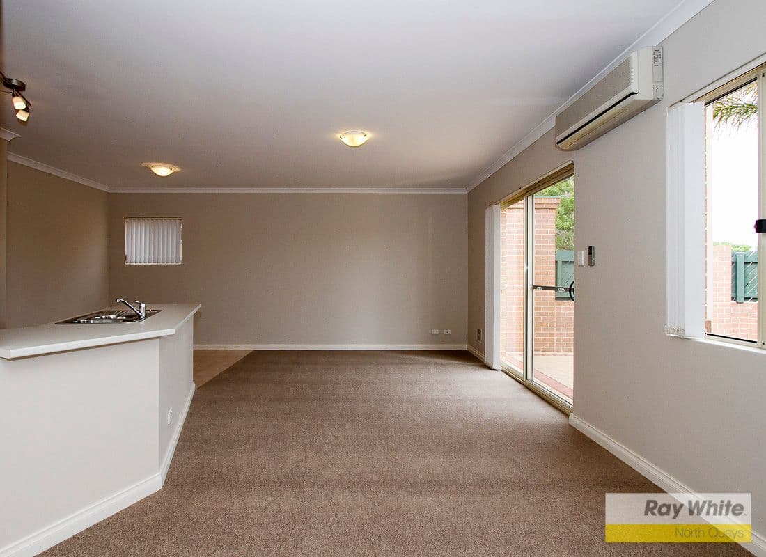 17 Blackwattle Parade, PADBURY WA 6025, Padbury - Thumbnail 3