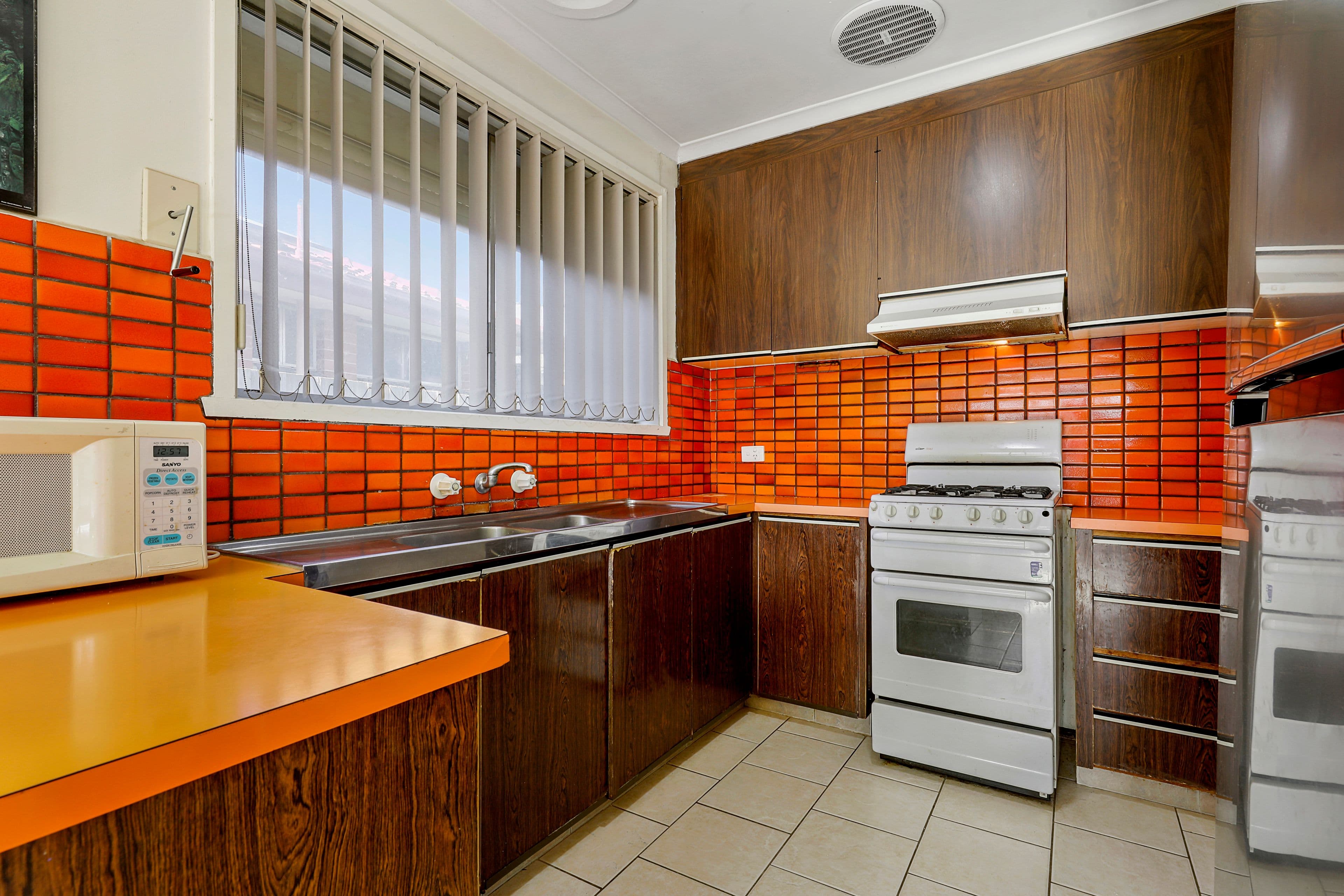 10 Parramatta Crescent, Noble Park VIC 3174, Noble Park - Thumbnail 2