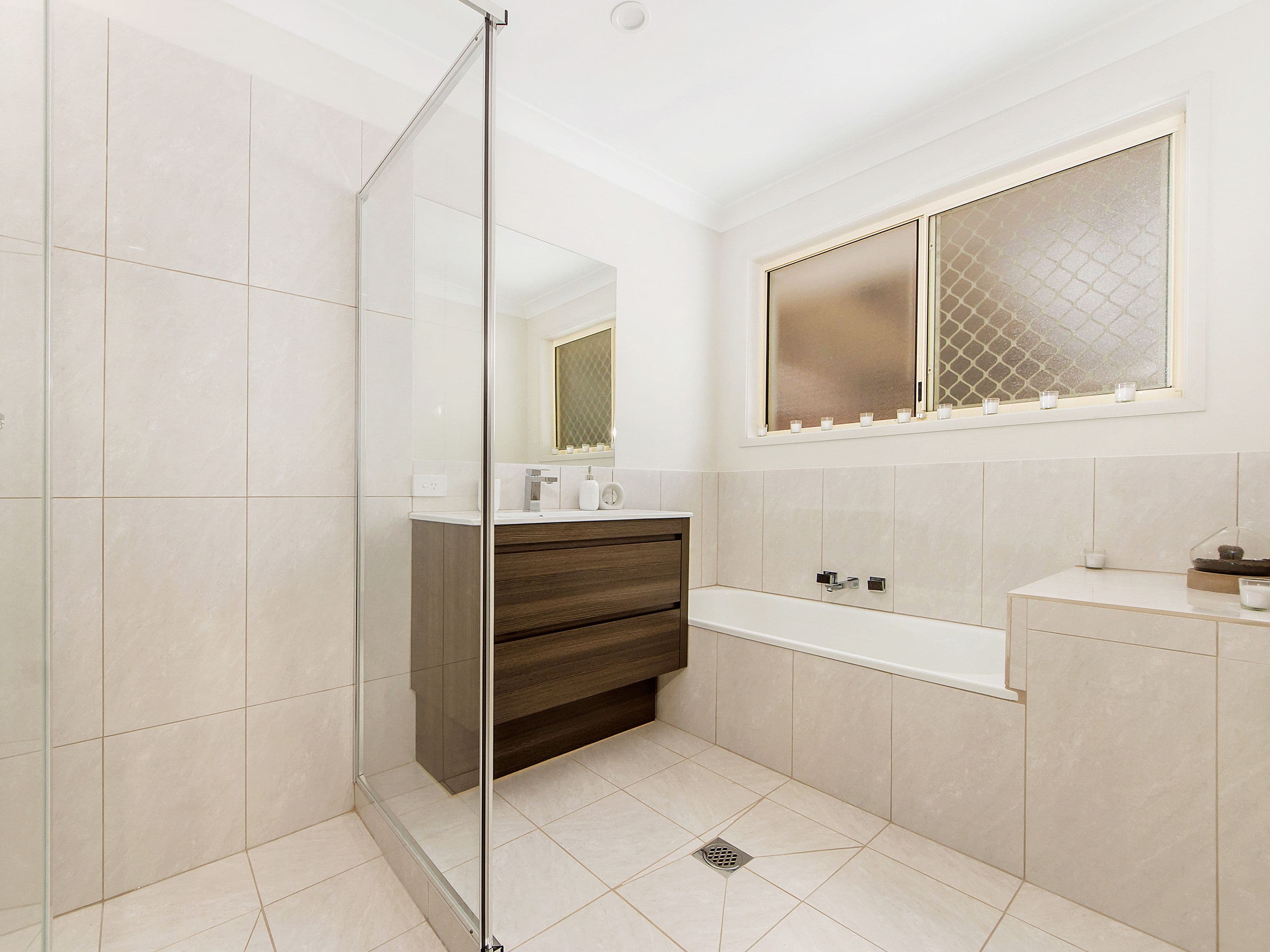 25 Renfrew Drive, Highland Park QLD 4211, Highland Park - Thumbnail 6