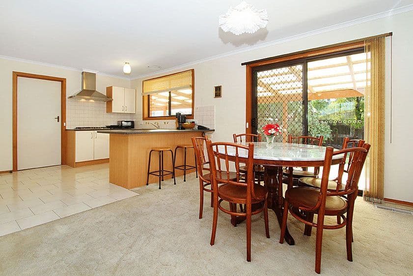 4 Kellaway Crescent, MILL PARK VIC 3082, Mill Park - Thumbnail 4