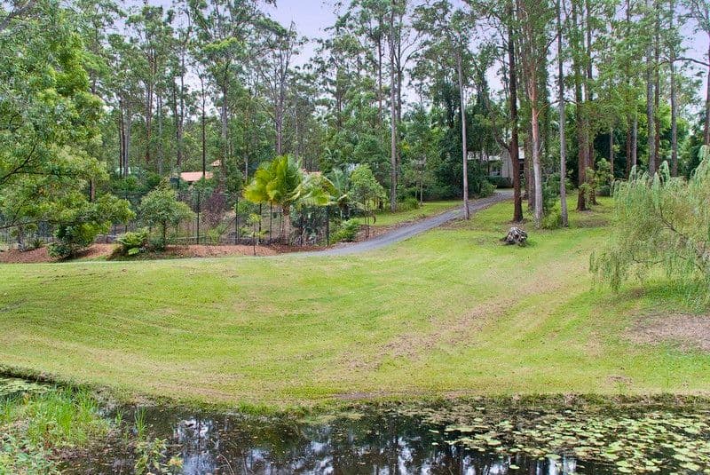 25 Leyshon Court, BONOGIN QLD 4213, Bonogin - Thumbnail 2