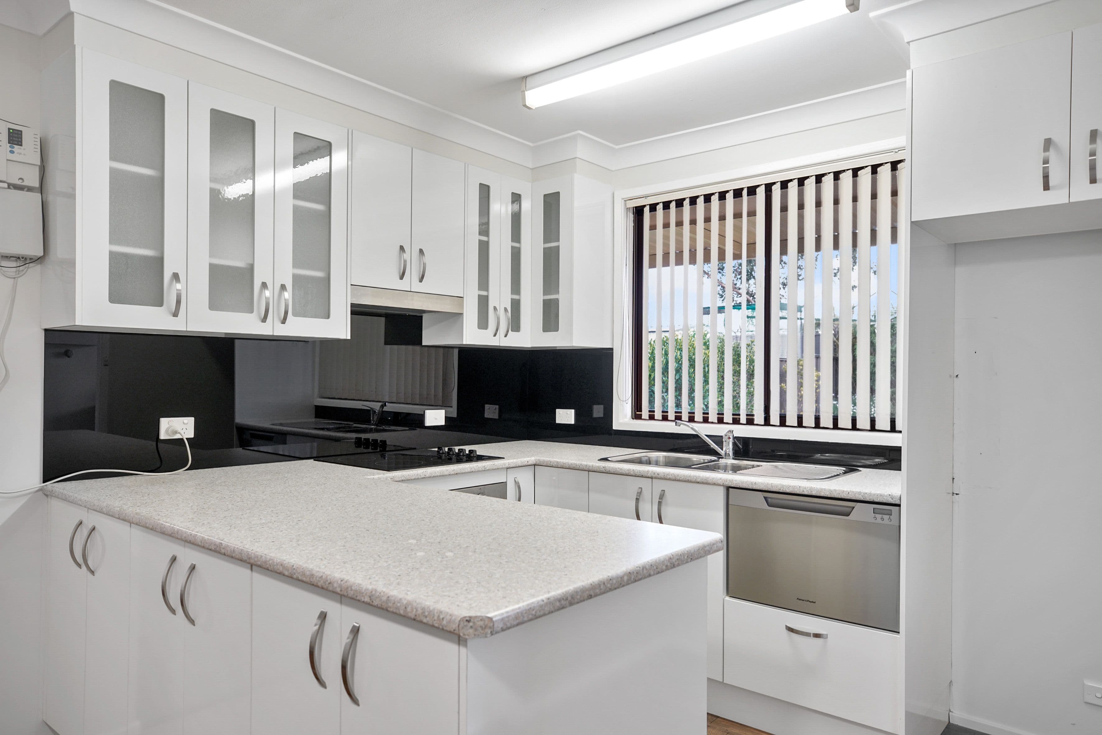 63 Rivendell Crescent, Werrington Downs - Thumbnail 2