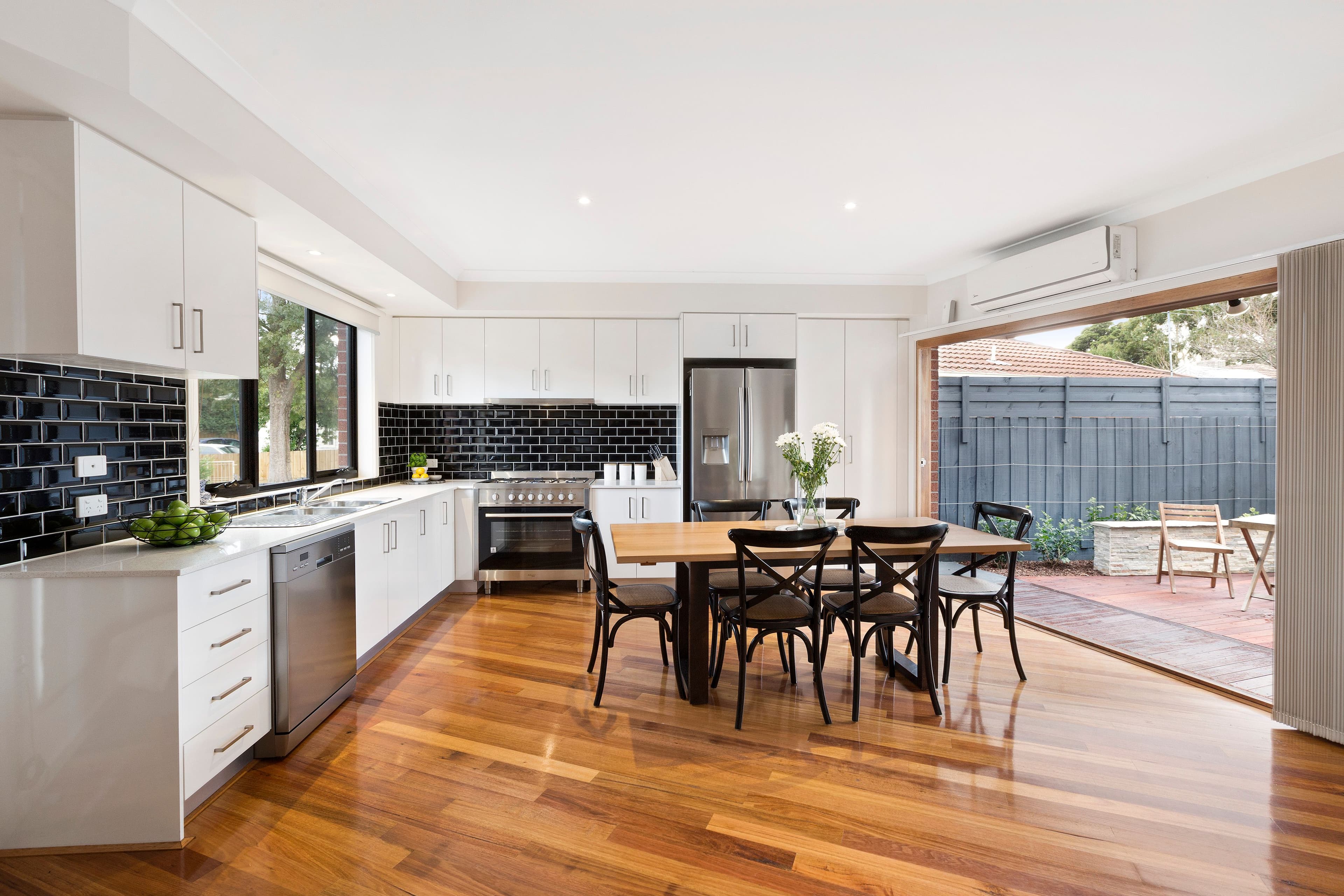 4 Kanimbla Court, Heidelberg West VIC 3081, Heidelberg West - Thumbnail 2