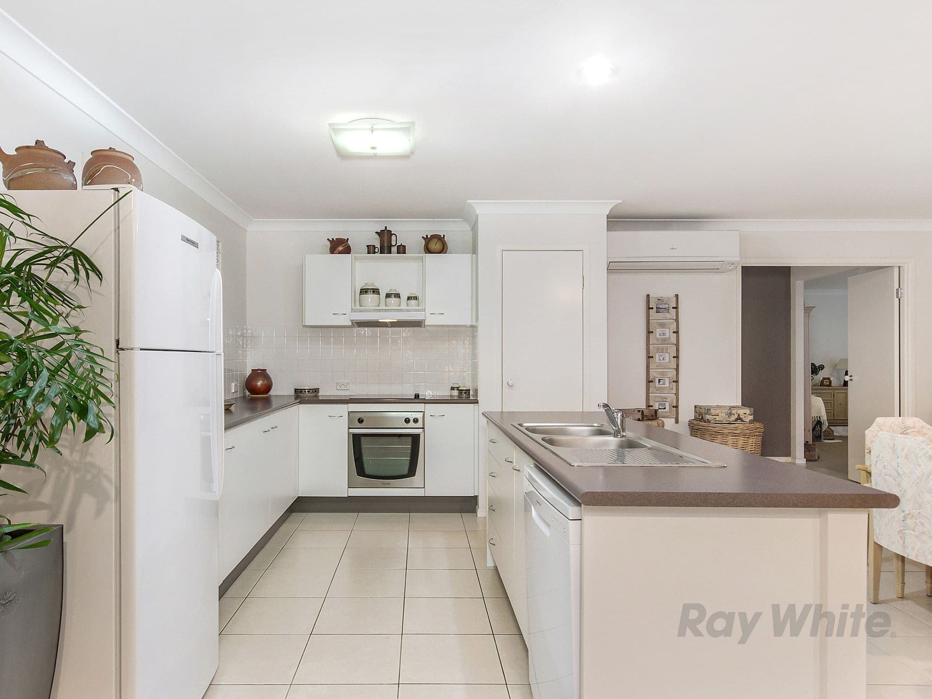 20 Emmaville Crescent, Ormeau QLD 4208, Ormeau - Thumbnail 4