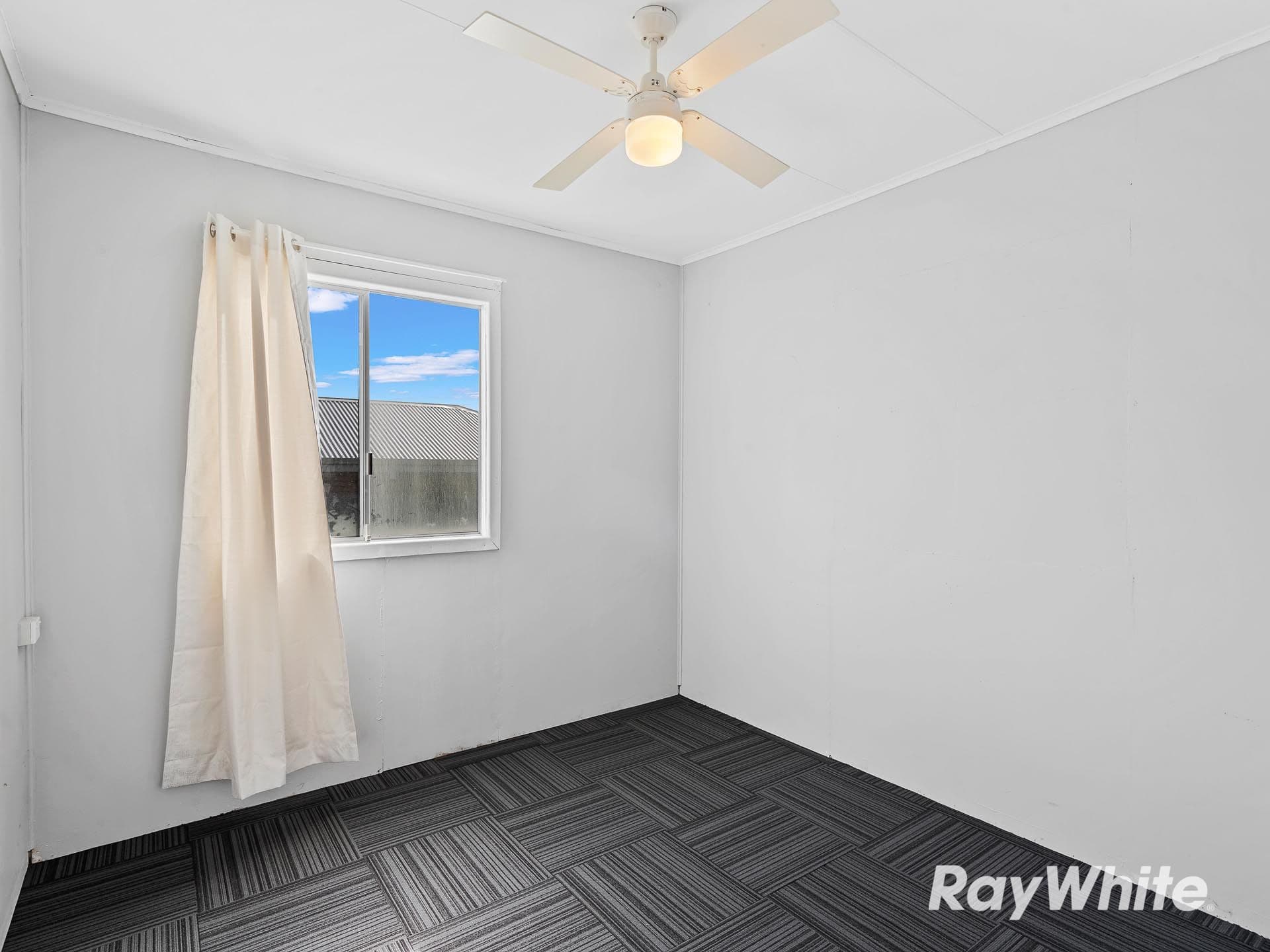 25 Kitchener Street, Dudley Park WA 6210, Dudley Park - Thumbnail 5