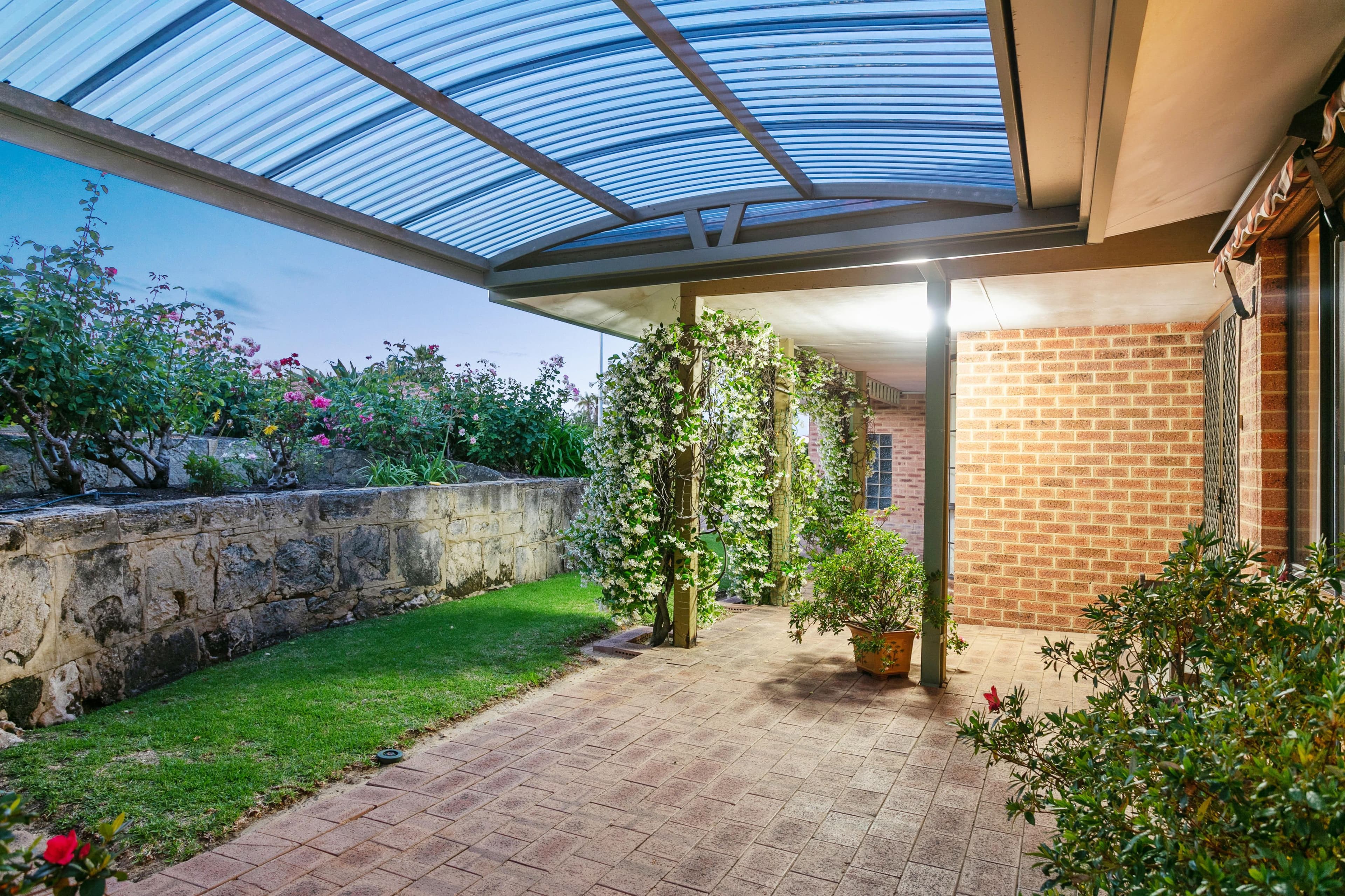 26 Viewcrest Way, Sorrento WA 6020, Sorrento - Thumbnail 2
