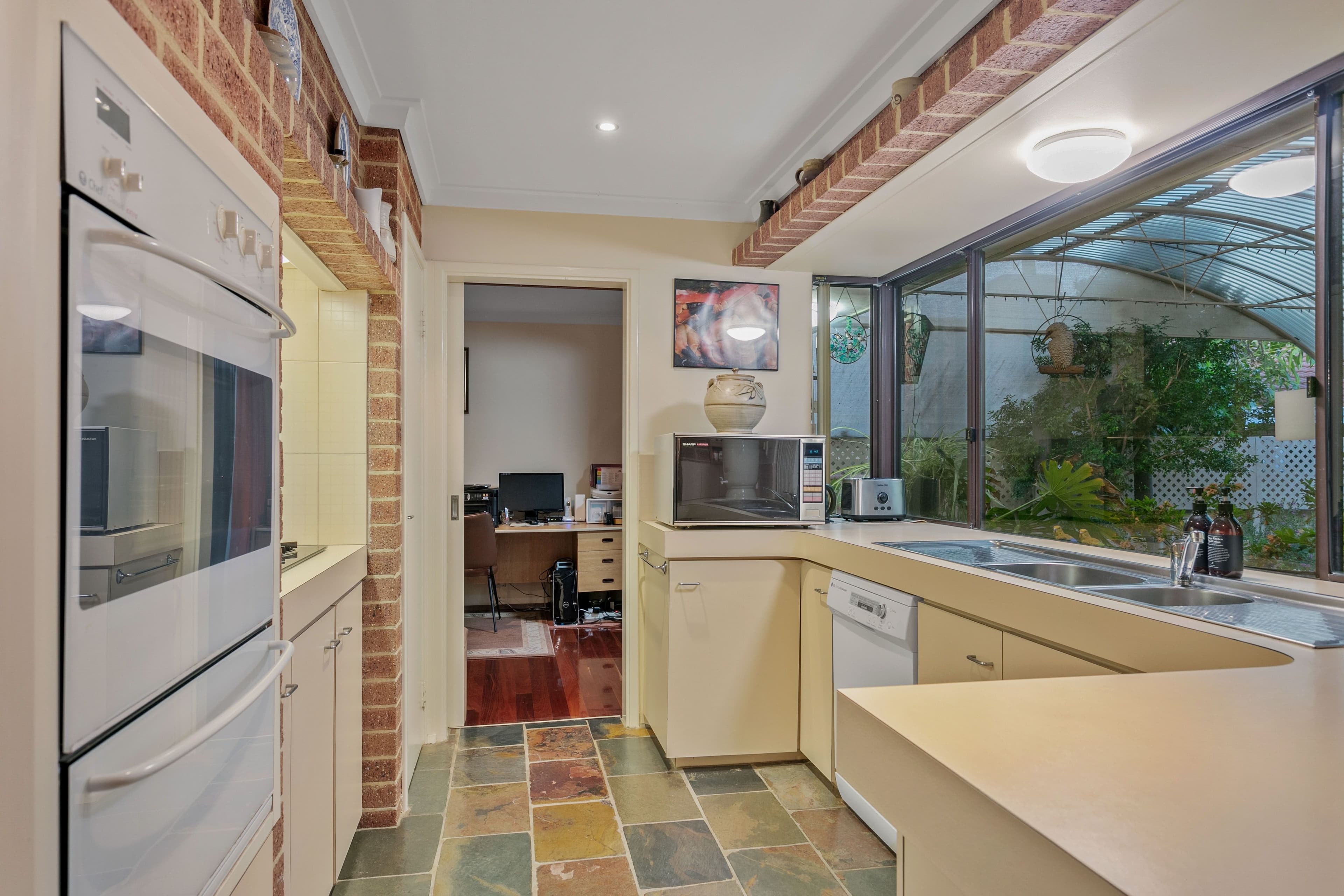 26 Viewcrest Way, Sorrento WA 6020, Sorrento - Thumbnail 4