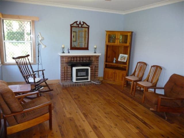 24 Lydwin Crescent, EAST TOOWOOMBA QLD 4350, East Toowoomba - Thumbnail 2