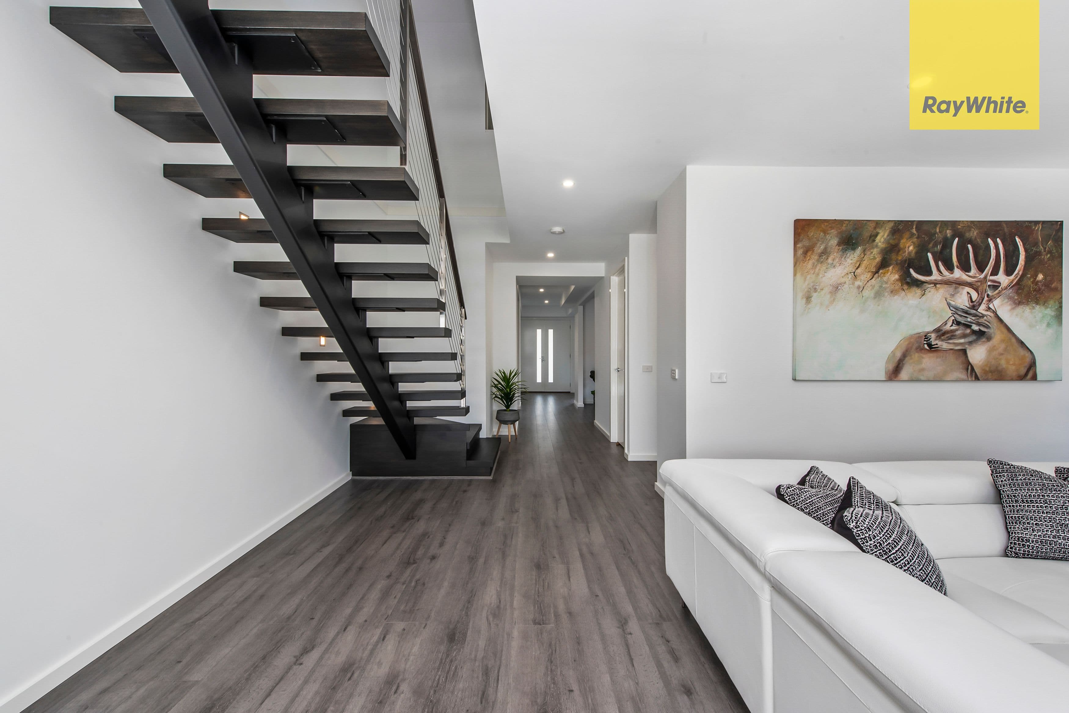 7 Lake Street, Avondale Heights VIC 3034, Avondale Heights - Thumbnail 3