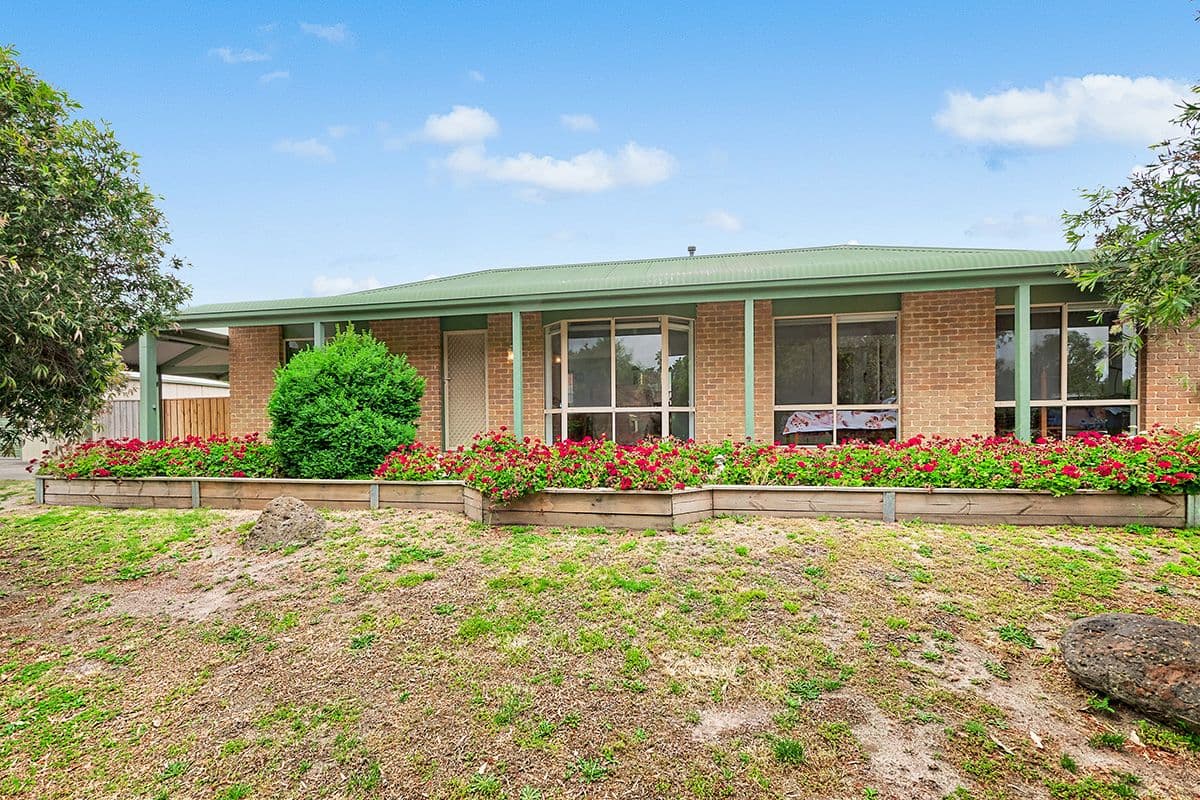 33 Hamilton Drive, Cranbourne North VIC 3977, Cranbourne North - Image 1