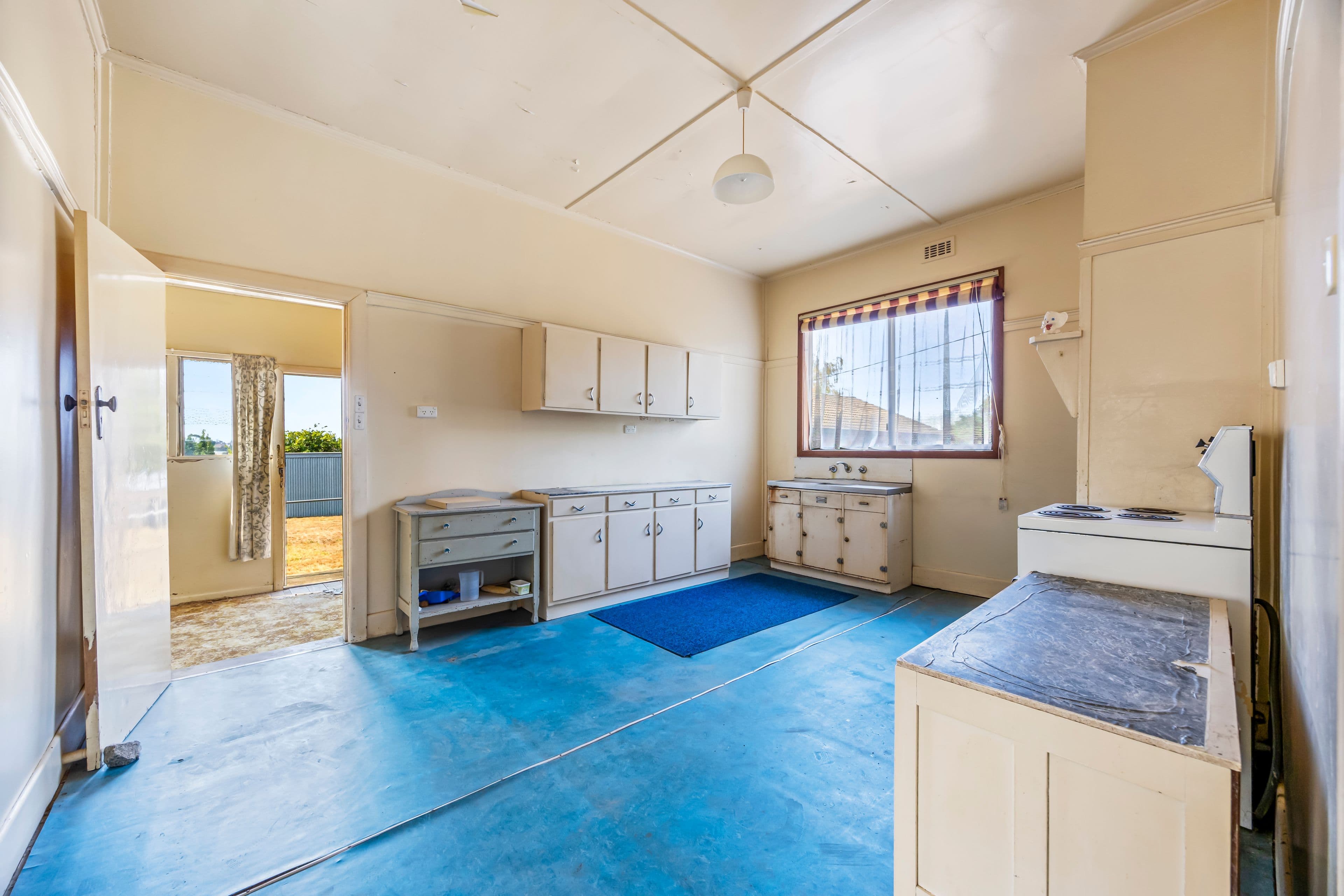 57 Churchill Avenue, Ararat VIC 3377, Ararat - Thumbnail 4