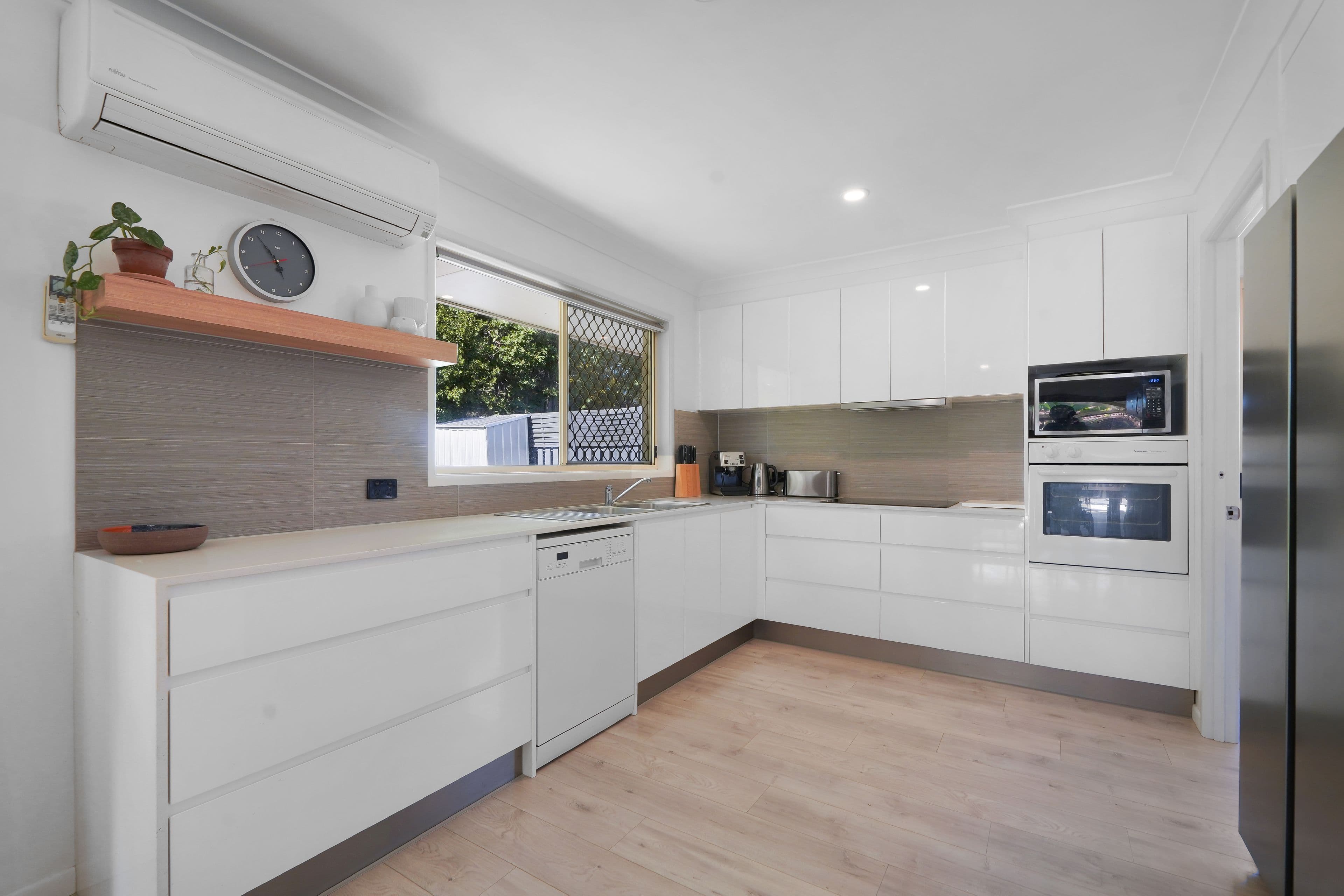 24 Springsure Drive, Mudgeeraba QLD 4213, Mudgeeraba - Thumbnail 4
