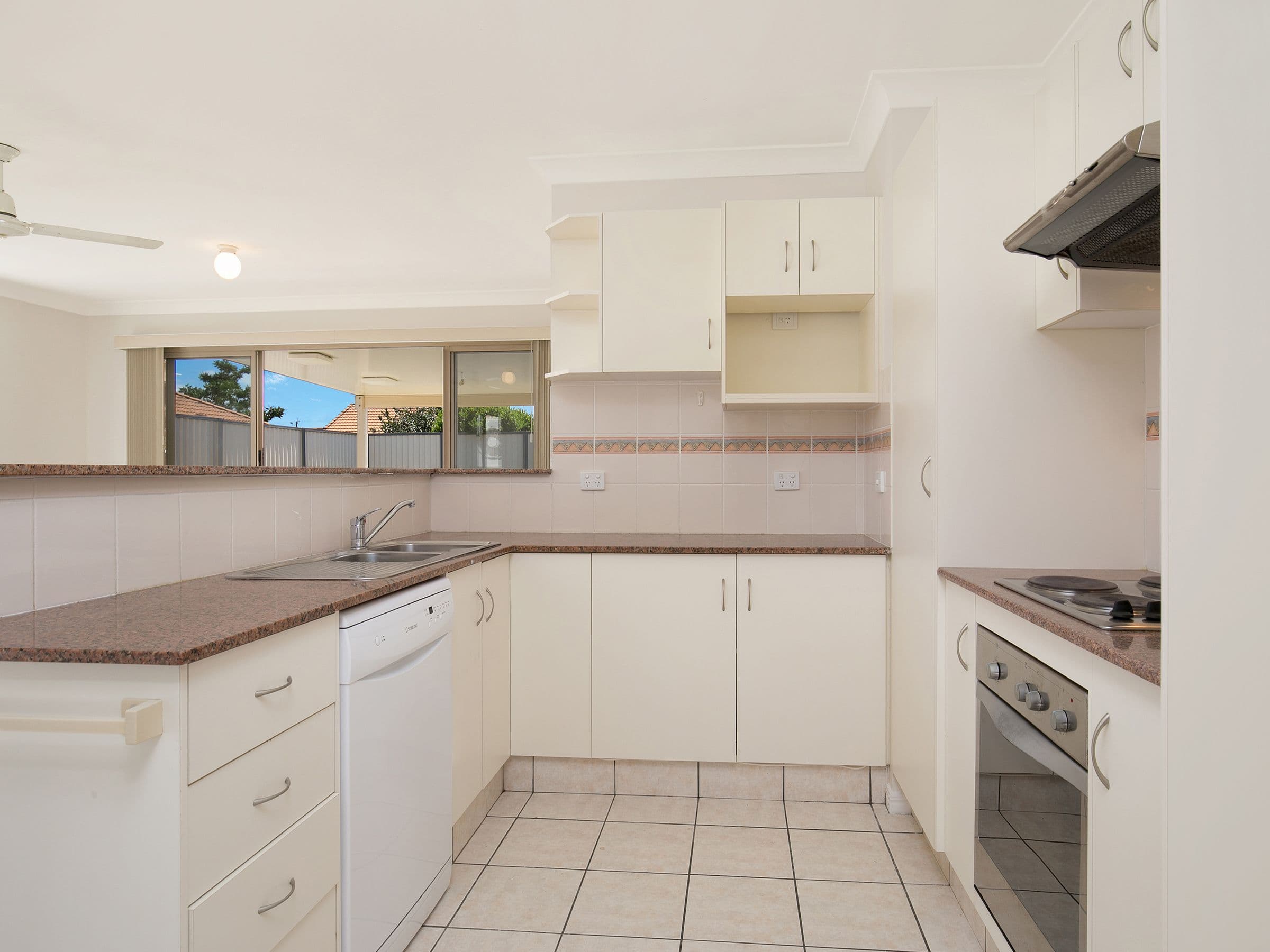 37 Bekker Place, Kuraby QLD 4112, Kuraby - Thumbnail 2