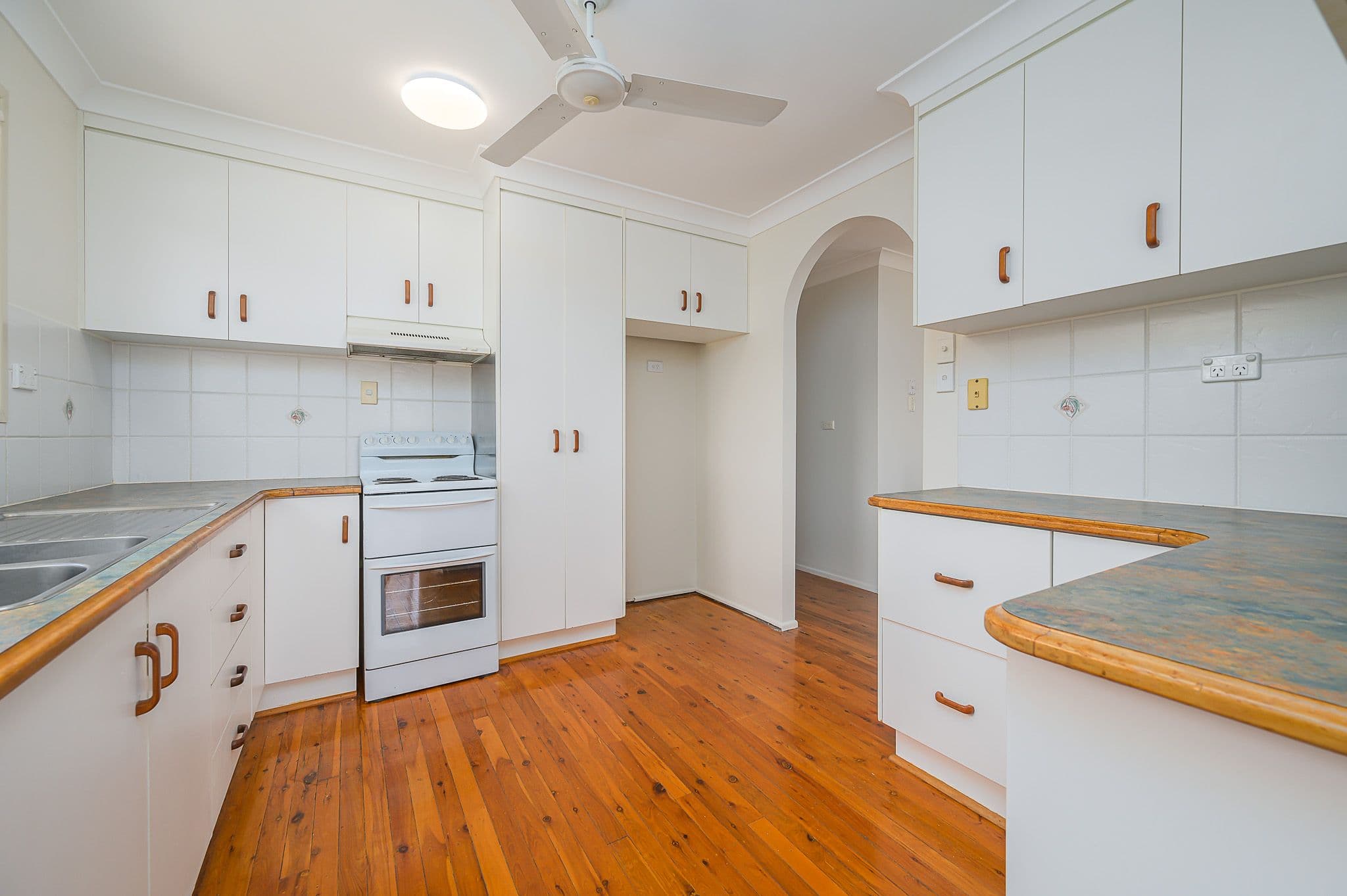 12 Coral Court, Kin Kora QLD 4680, Kin Kora - Thumbnail 5