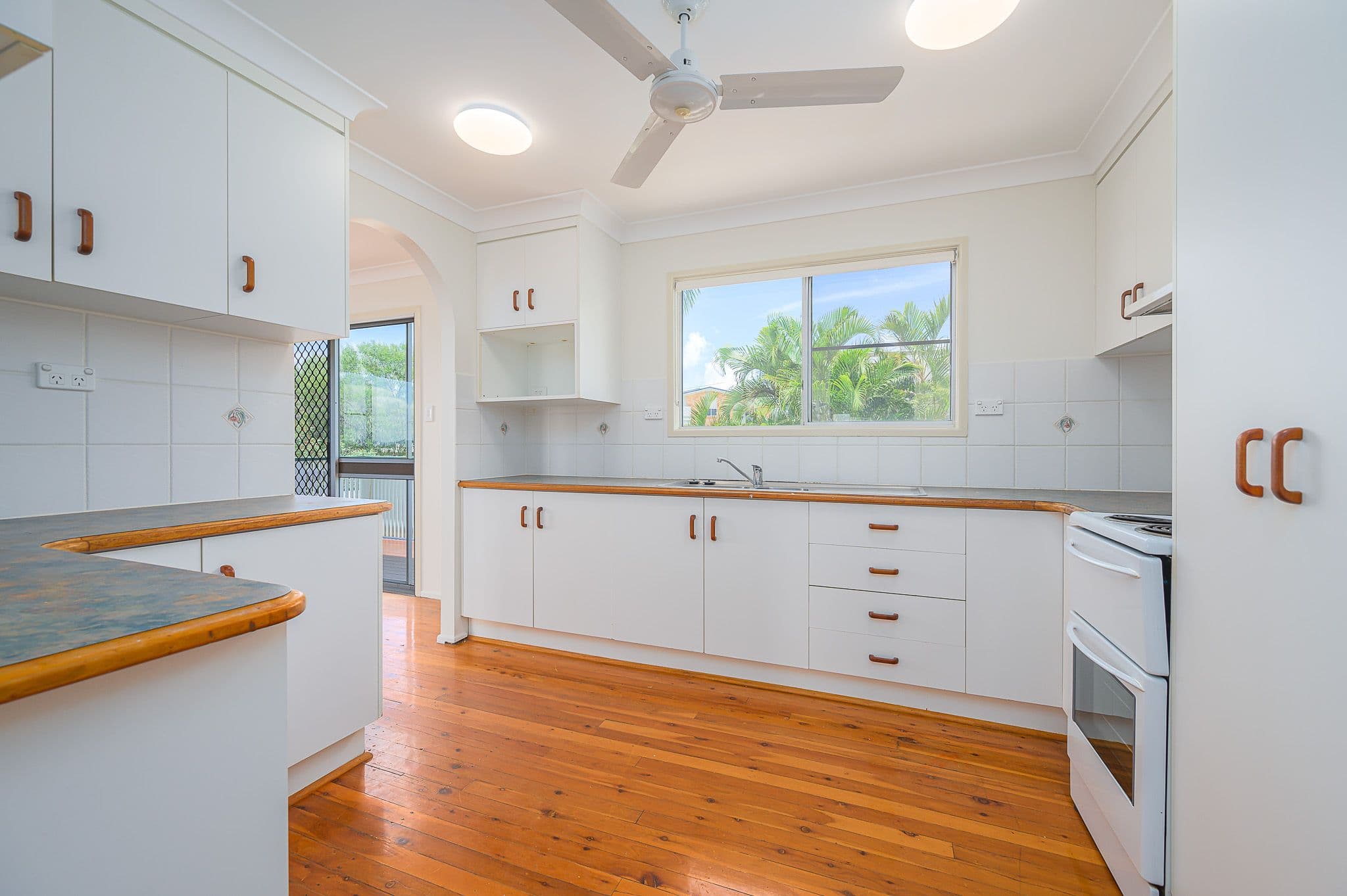 12 Coral Court, Kin Kora QLD 4680, Kin Kora - Thumbnail 6