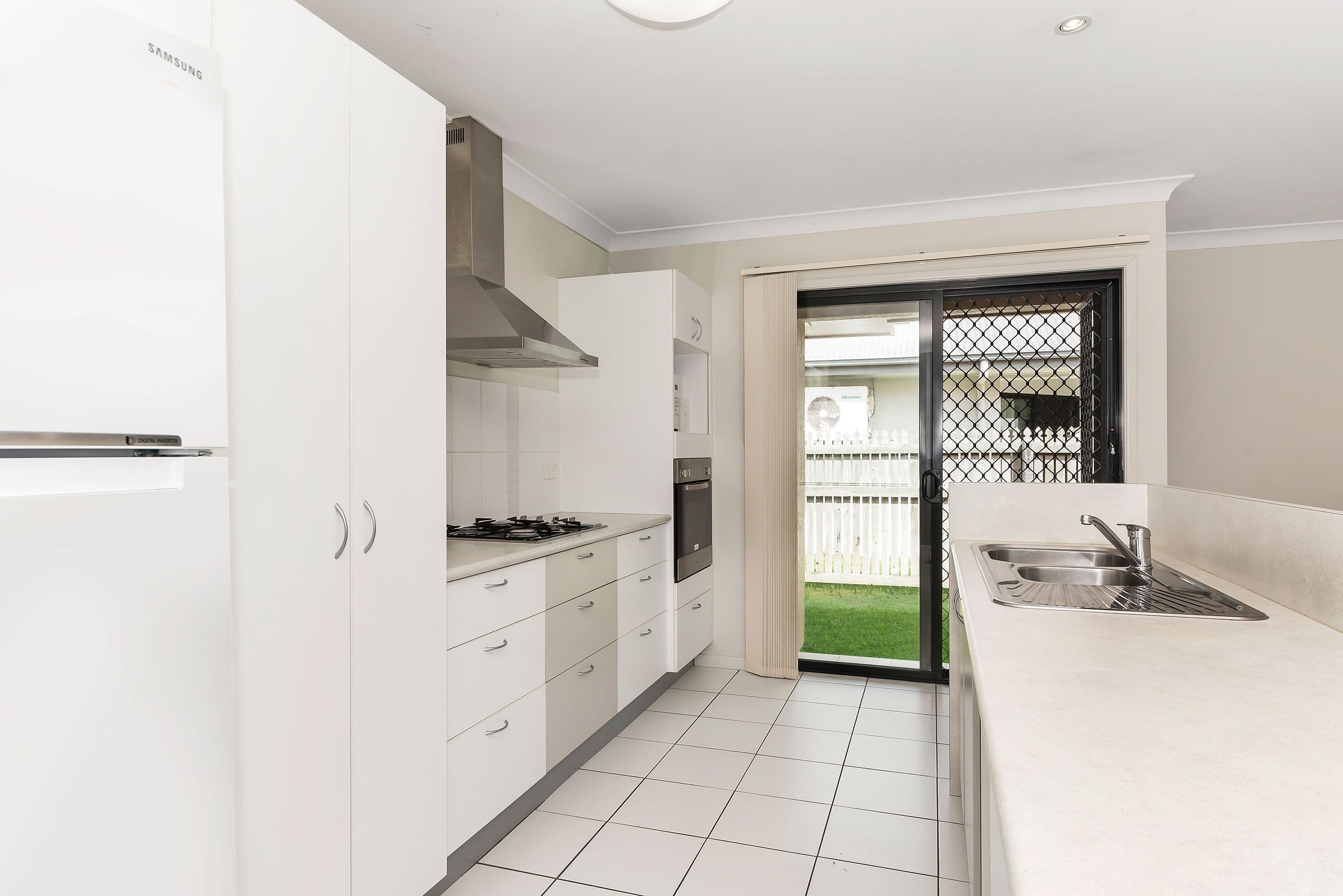 10 Limerick Way, Mount Low QLD 4818, Mount Low - Thumbnail 2