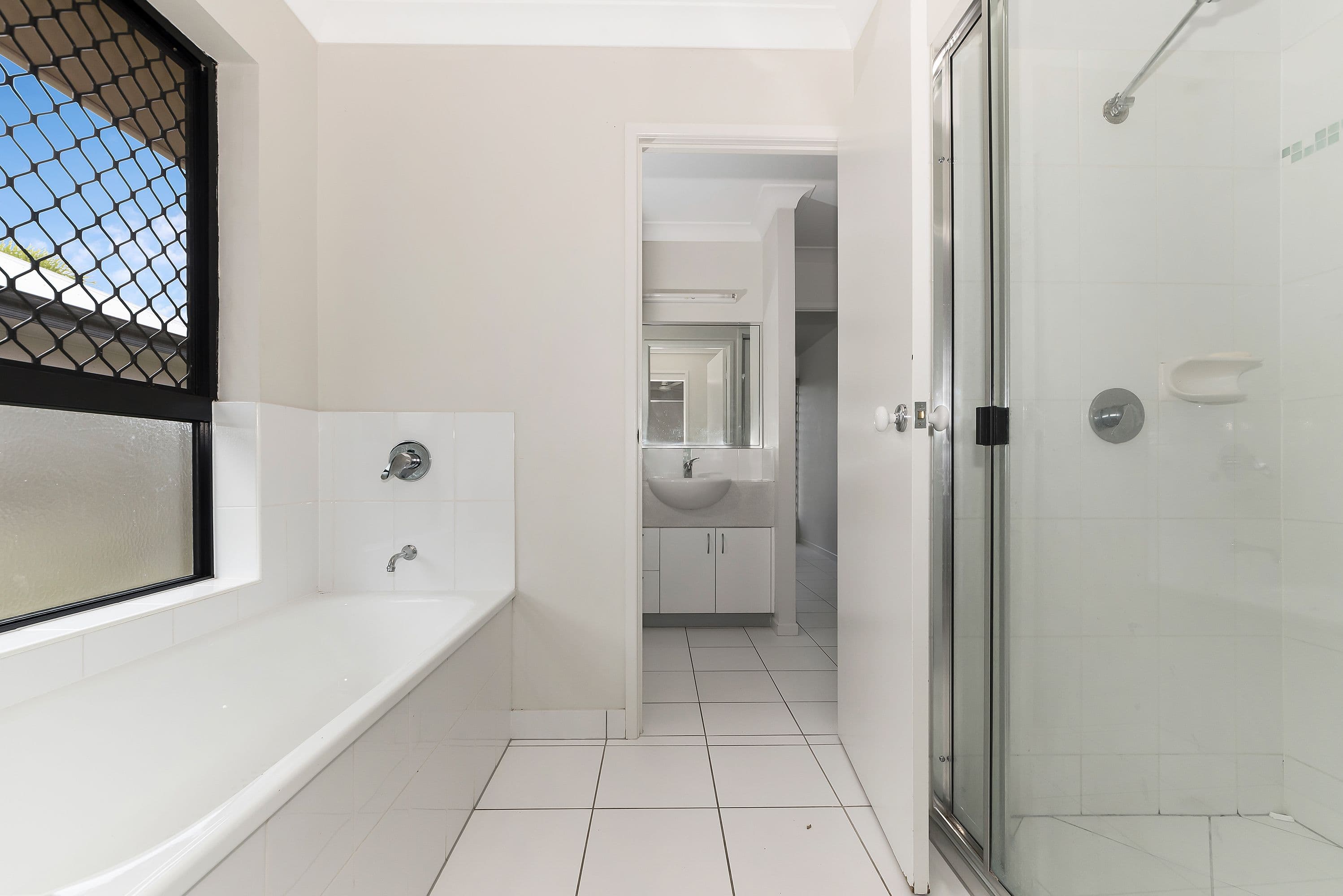 10 Limerick Way, Mount Low QLD 4818, Mount Low - Thumbnail 5