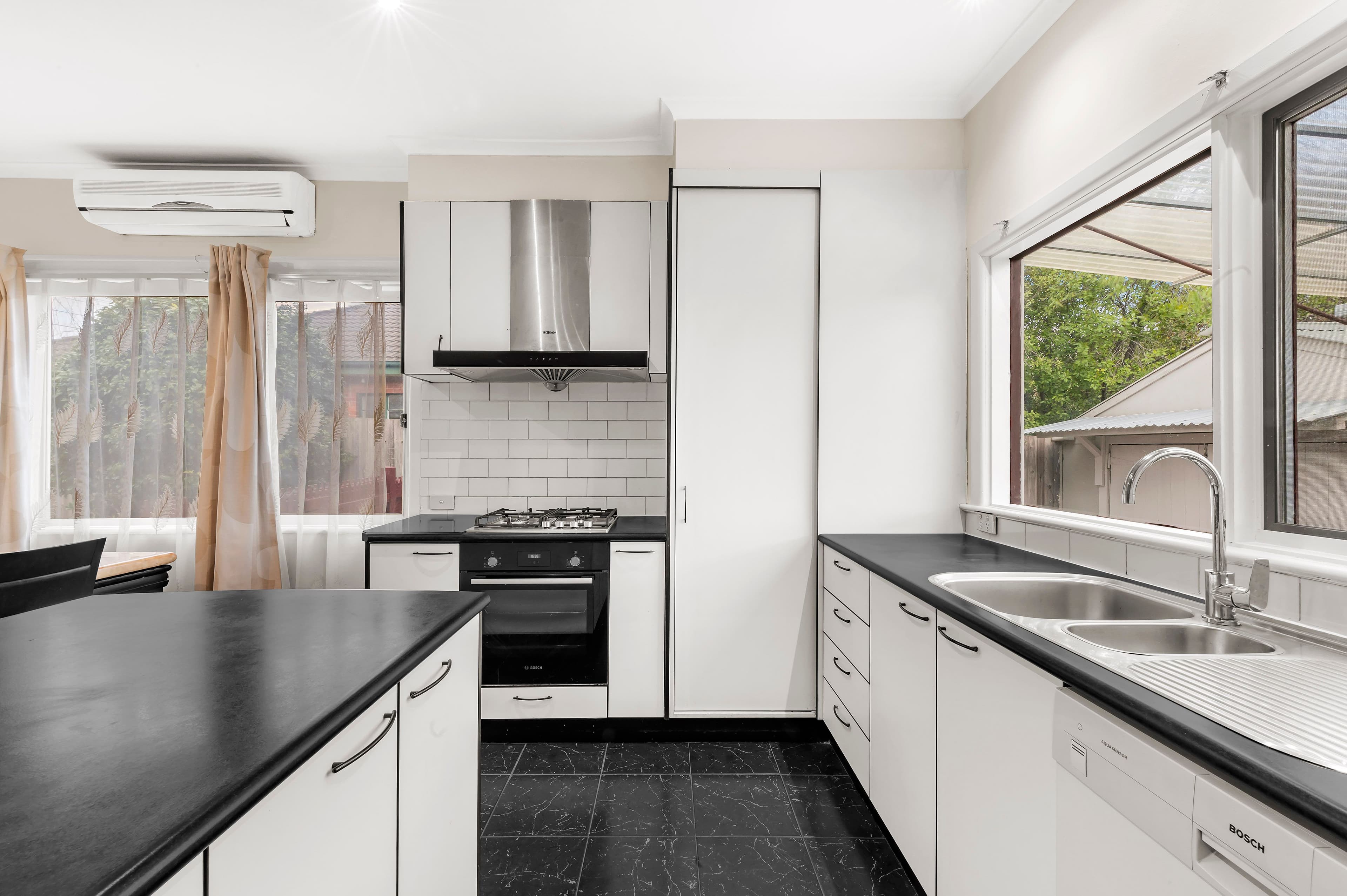982 Centre Road, Oakleigh South VIC 3167, Oakleigh South - Thumbnail 4