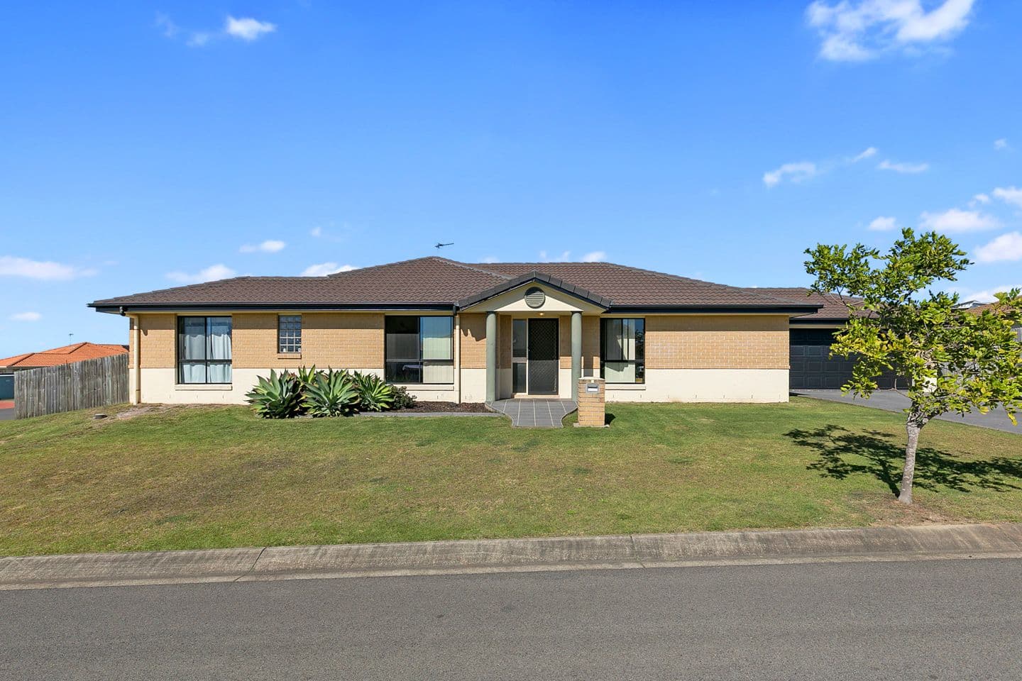 2 Mia Court, Nikenbah QLD 4655, Nikenbah - Image 1