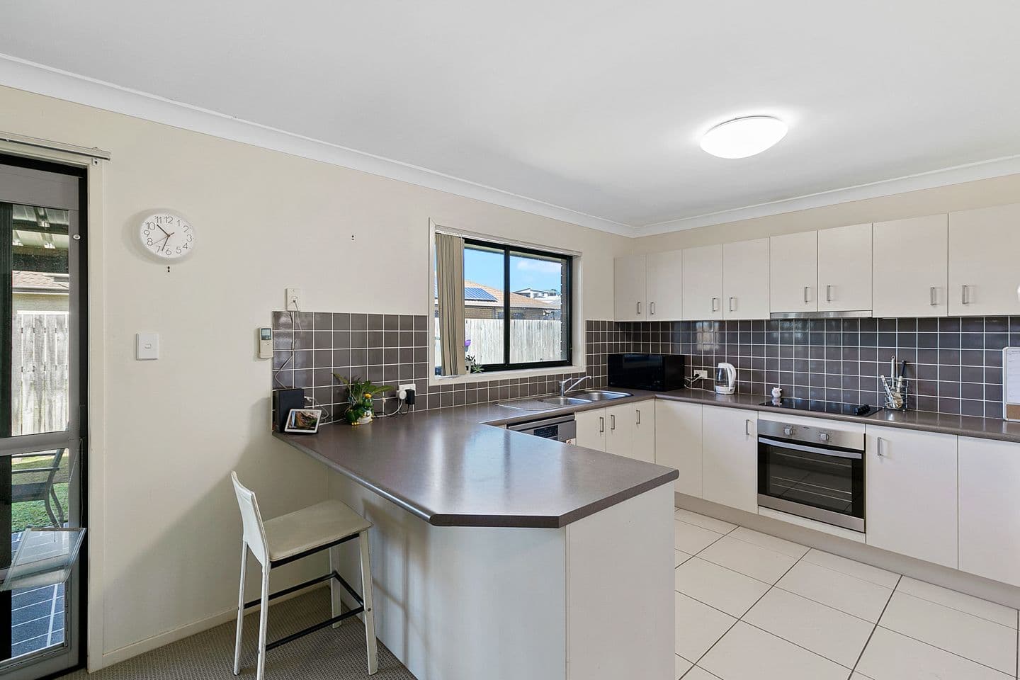 2 Mia Court, Nikenbah QLD 4655, Nikenbah - Thumbnail 2