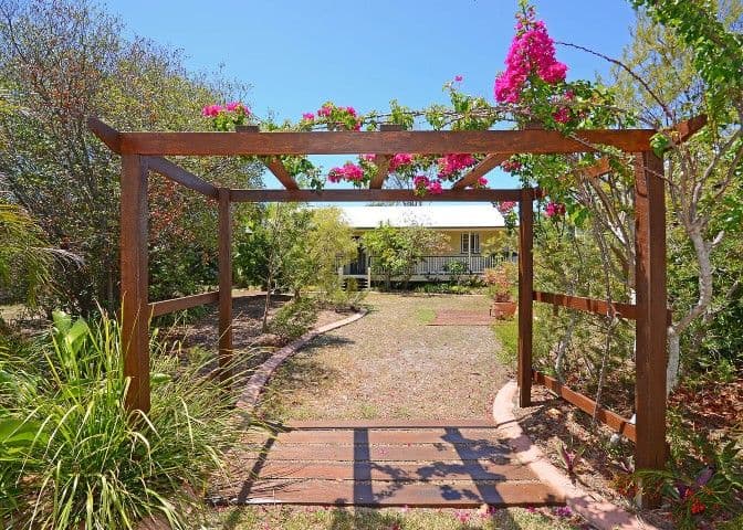 20 Helsham Str, POINT VERNON QLD 4655, Point Vernon - Image 1