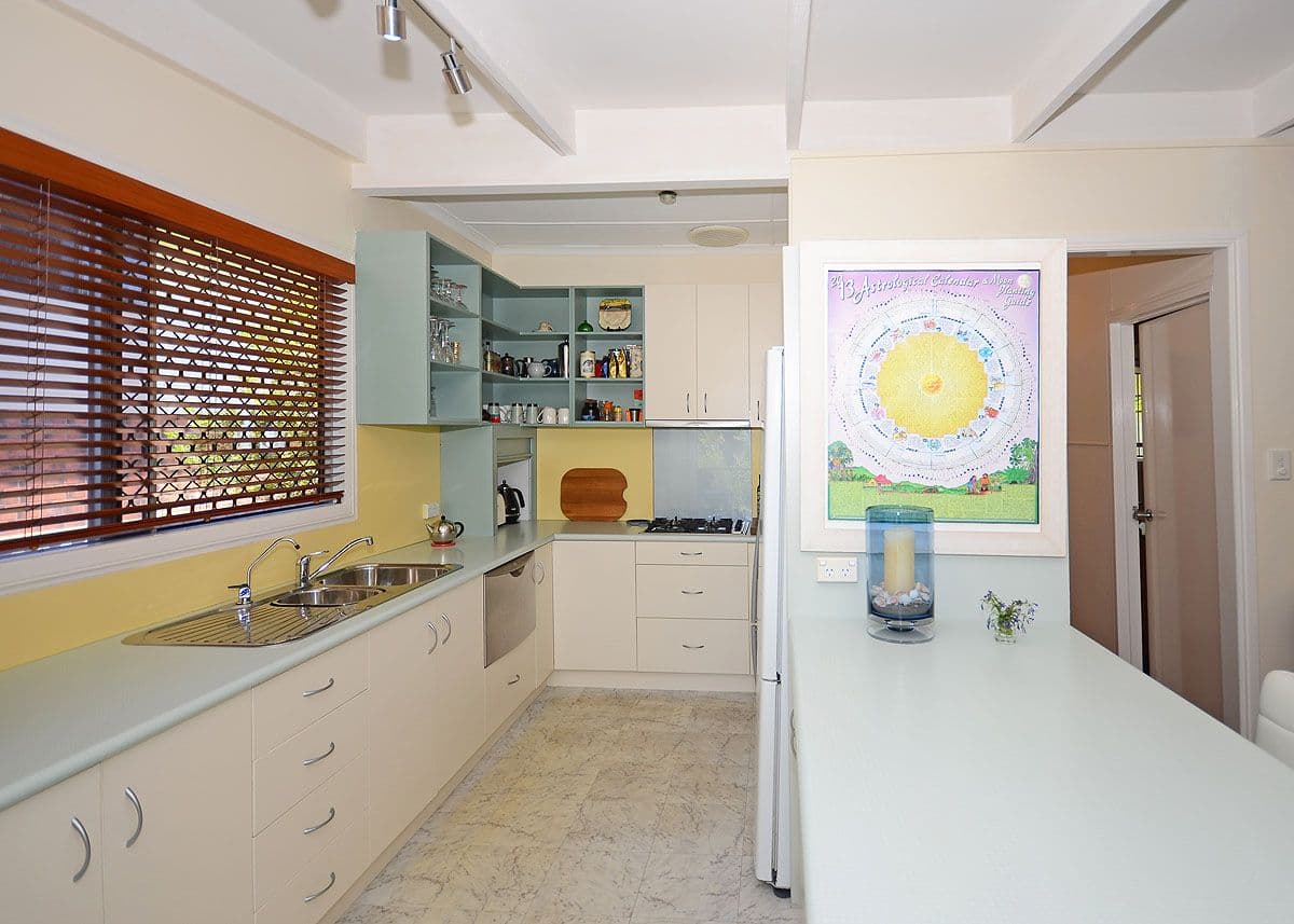 20 Helsham Str, POINT VERNON QLD 4655, Point Vernon - Thumbnail 8