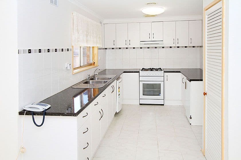 11 Malua Crescent, MILL PARK VIC 3082, Mill Park - Thumbnail 2