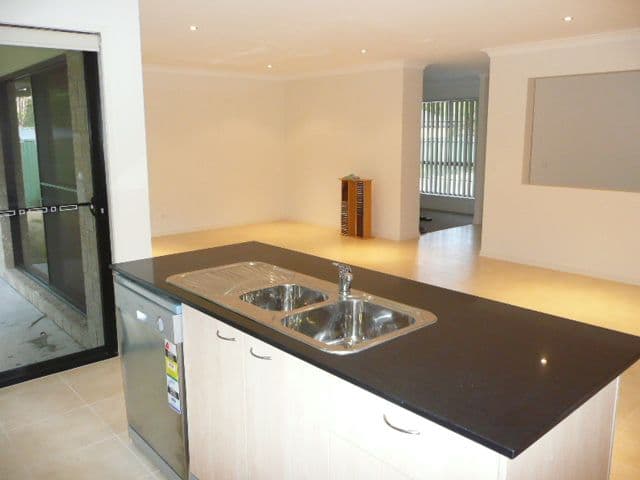 10 Wilmington Court, HELENSVALE QLD 4212, Helensvale - Thumbnail 2