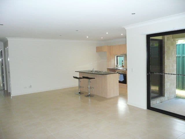 10 Wilmington Court, HELENSVALE QLD 4212, Helensvale - Thumbnail 3