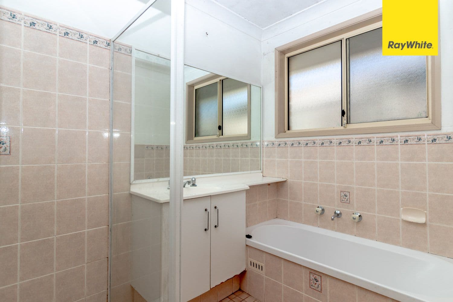 25 Newnham Street, Dean Park - Thumbnail 5