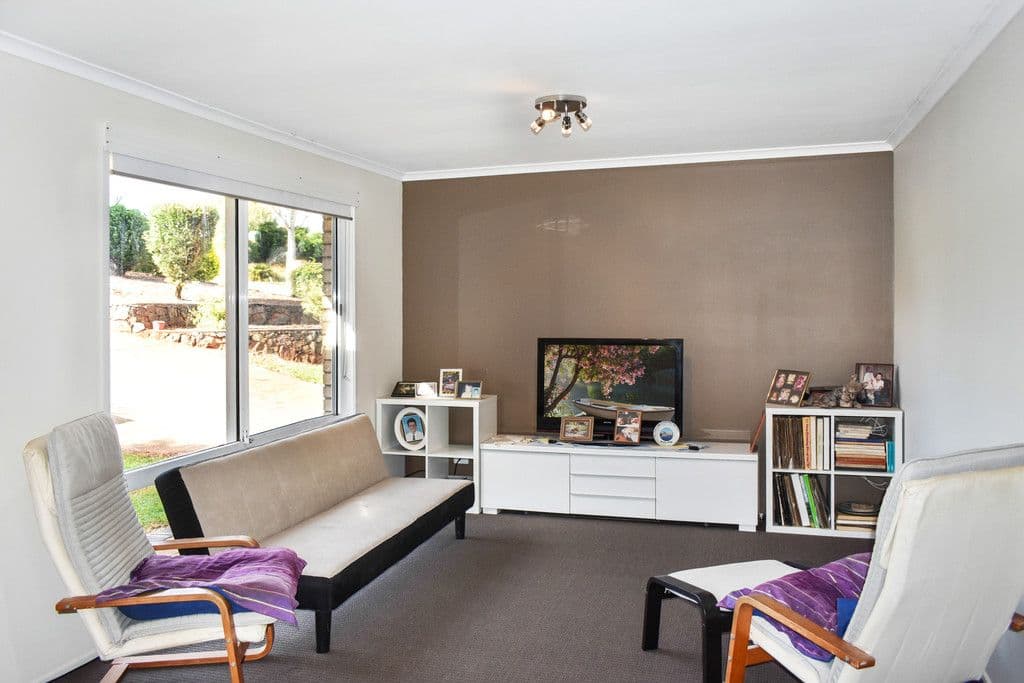 3 Jacaranda Close, Glass House Mountains QLD 4518, Glass House Mountains - Thumbnail 2