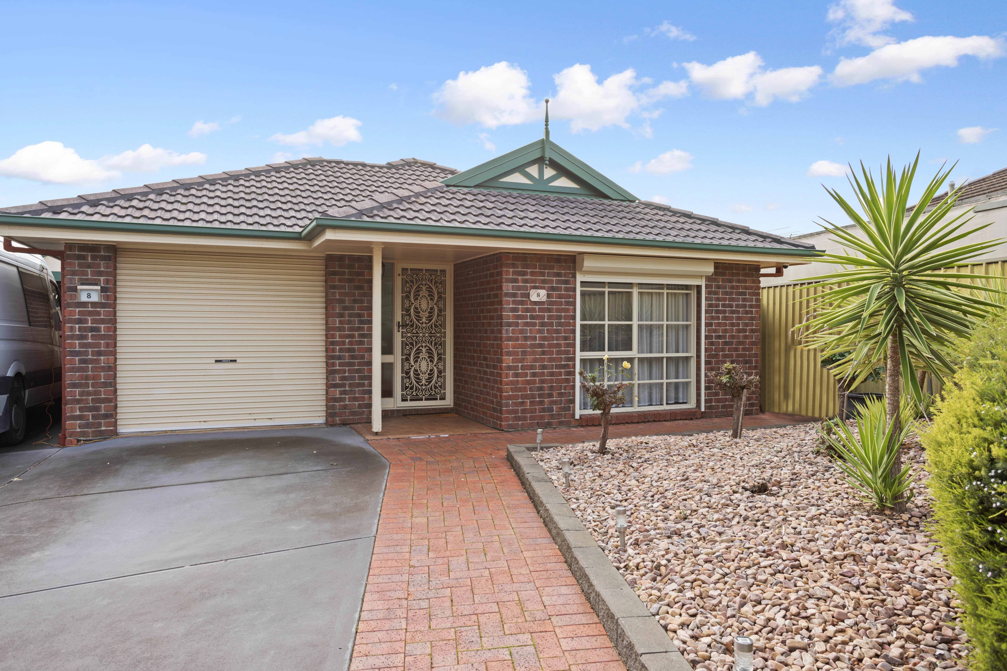 8 Fernilee Court, Onkaparinga Hills SA 5163, Onkaparinga Hills - Image 1