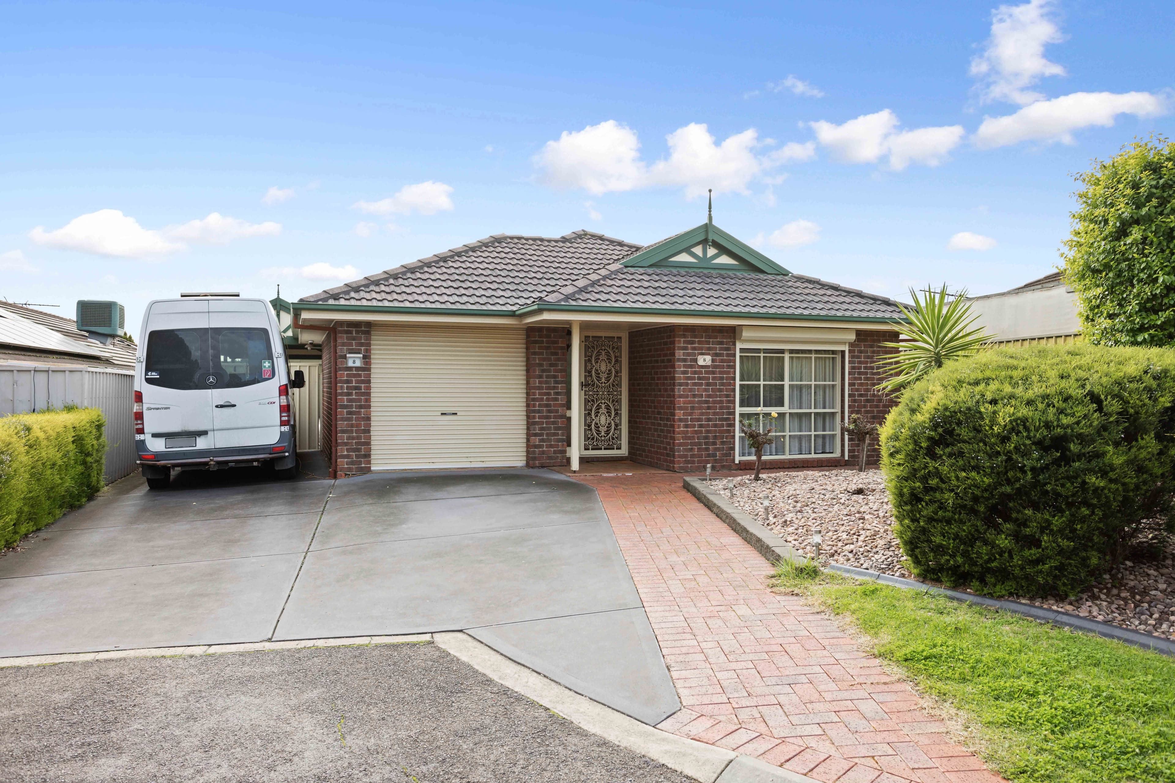 8 Fernilee Court, Onkaparinga Hills SA 5163, Onkaparinga Hills - Thumbnail 2